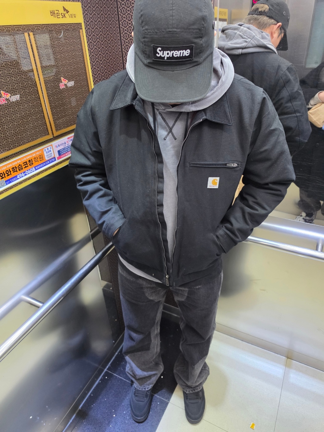 Supreme Military Camp Cap Black - 24FW, Carhartt Blanket Lined Relaxed Fit Regular Duck Detroit Jacket Black 착용 스타일