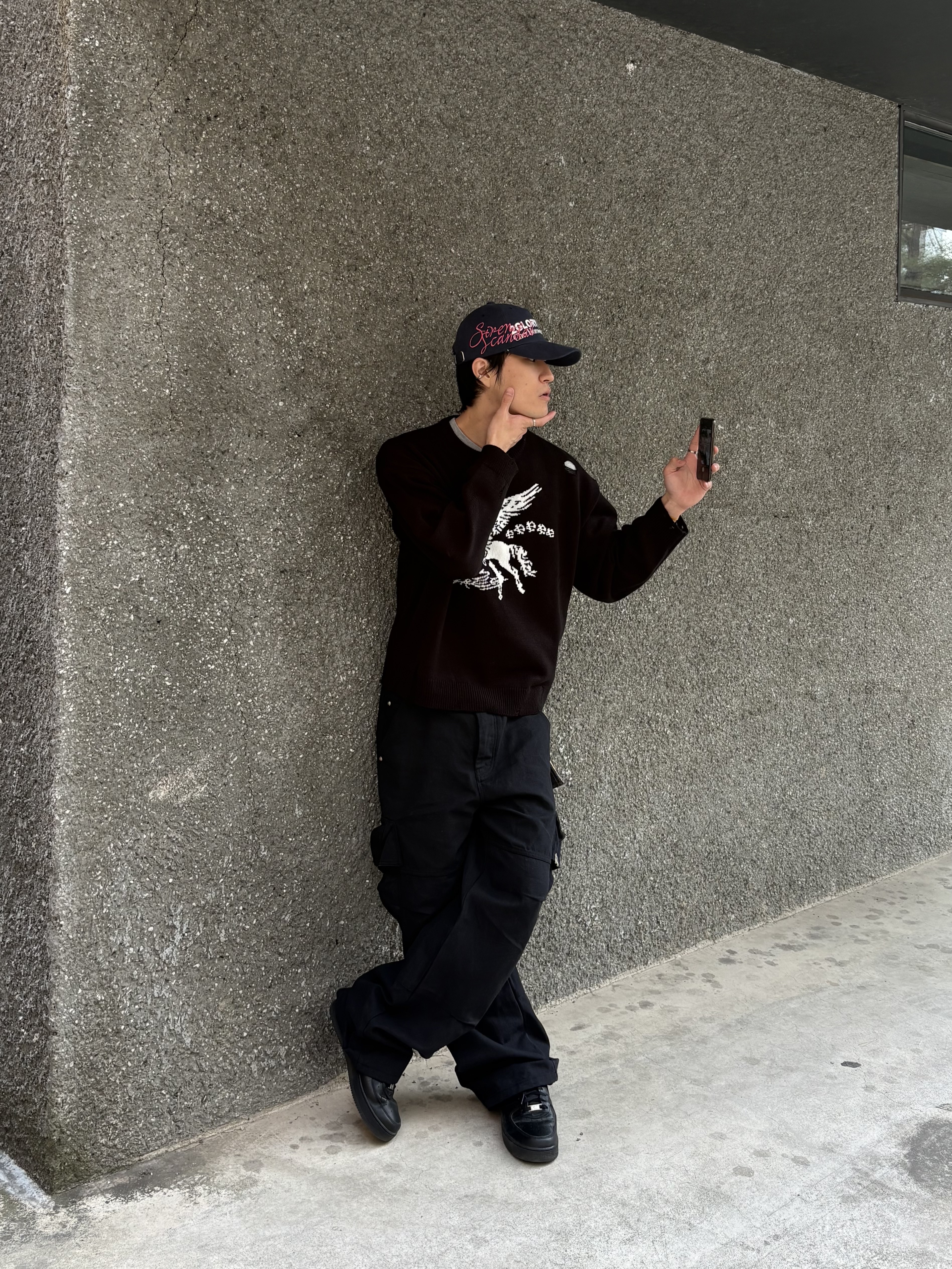 [트리플적립] PACOSPLY Destroyed Falling Angel Knit Black, [트리플적립] PACOSPLY Allday Cargo Pants Black 착용 스타일 - 5