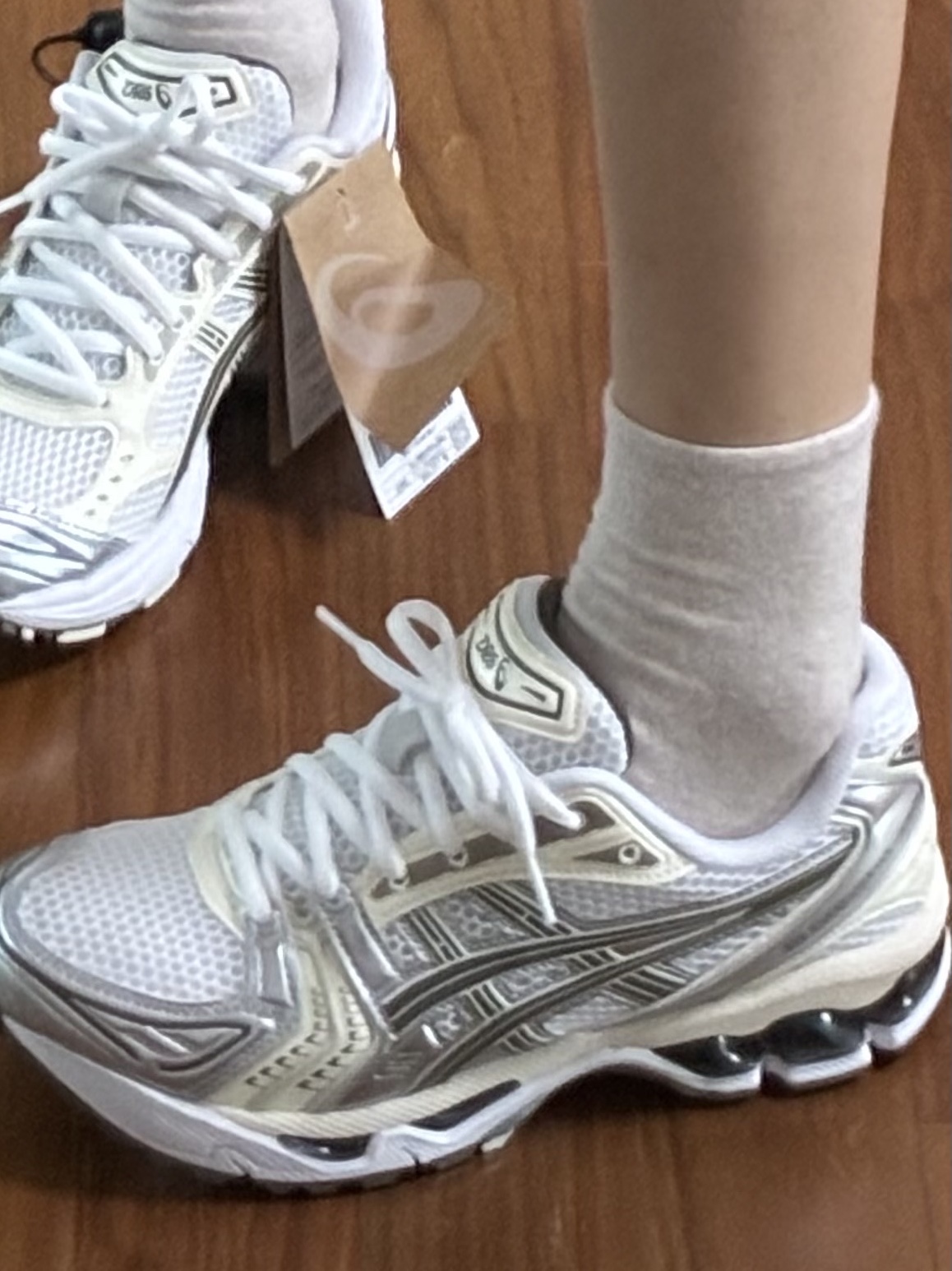 Asics Gel-Kayano 14 White Ivory 착용 스타일 - 1