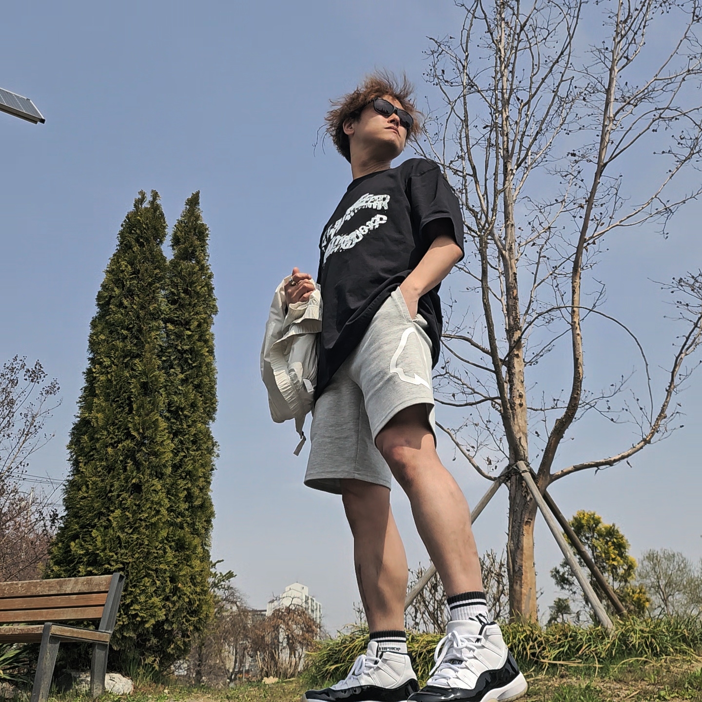 Jordan 11 Retro Gratitude, Gucci Rectangular Frame Sunglasses Black 착용 스타일 - 1