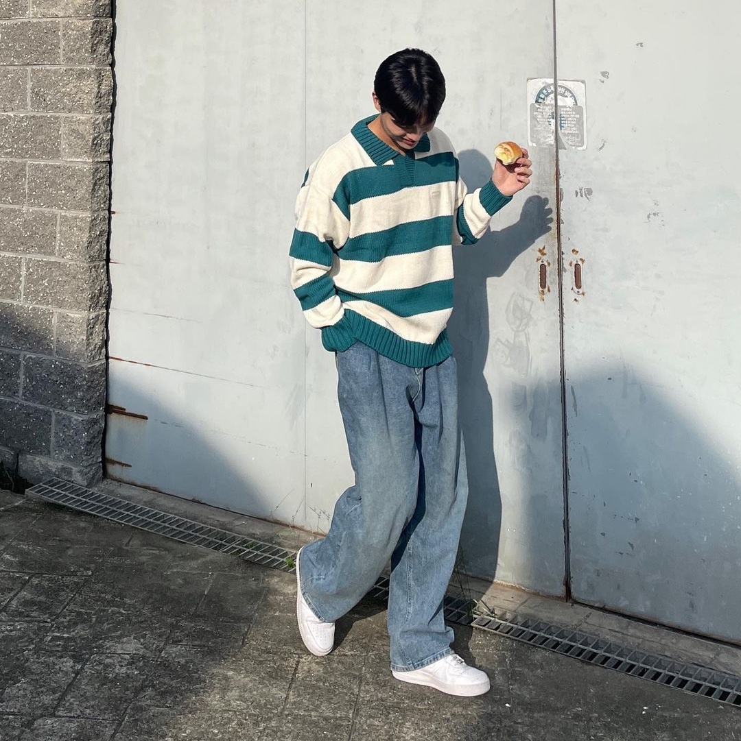 MAINBOOTH Traveler Oversized Sweater Teal Green 착용 스타일 - 2