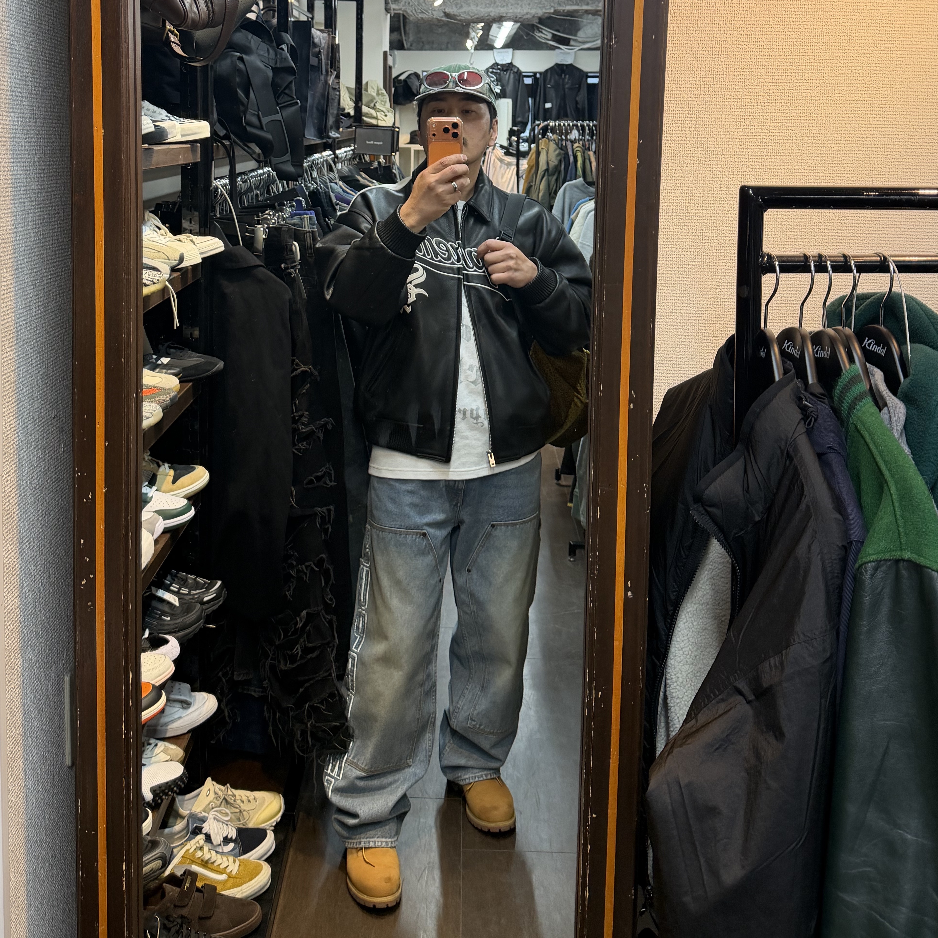 Supreme x Chicago White Sox Leather Varsity Jacket Black - 25FW, Supreme Reflective Double Knee Pants Denim - 25FW 착용 스타일