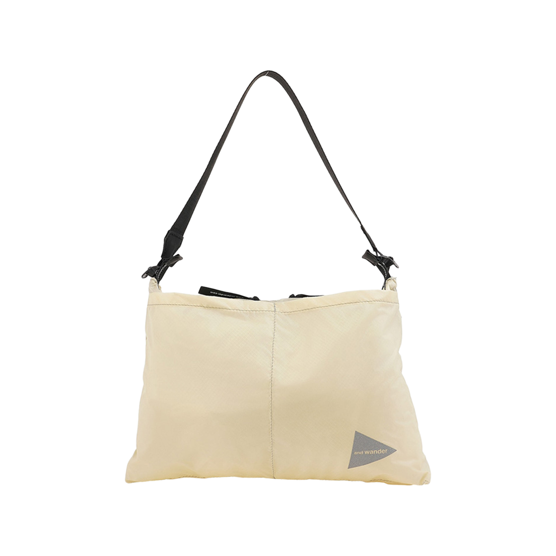 앤드 원더 실 사코슈 백 오프 화이트(And Wander Sil Sacoche Bag Off White)