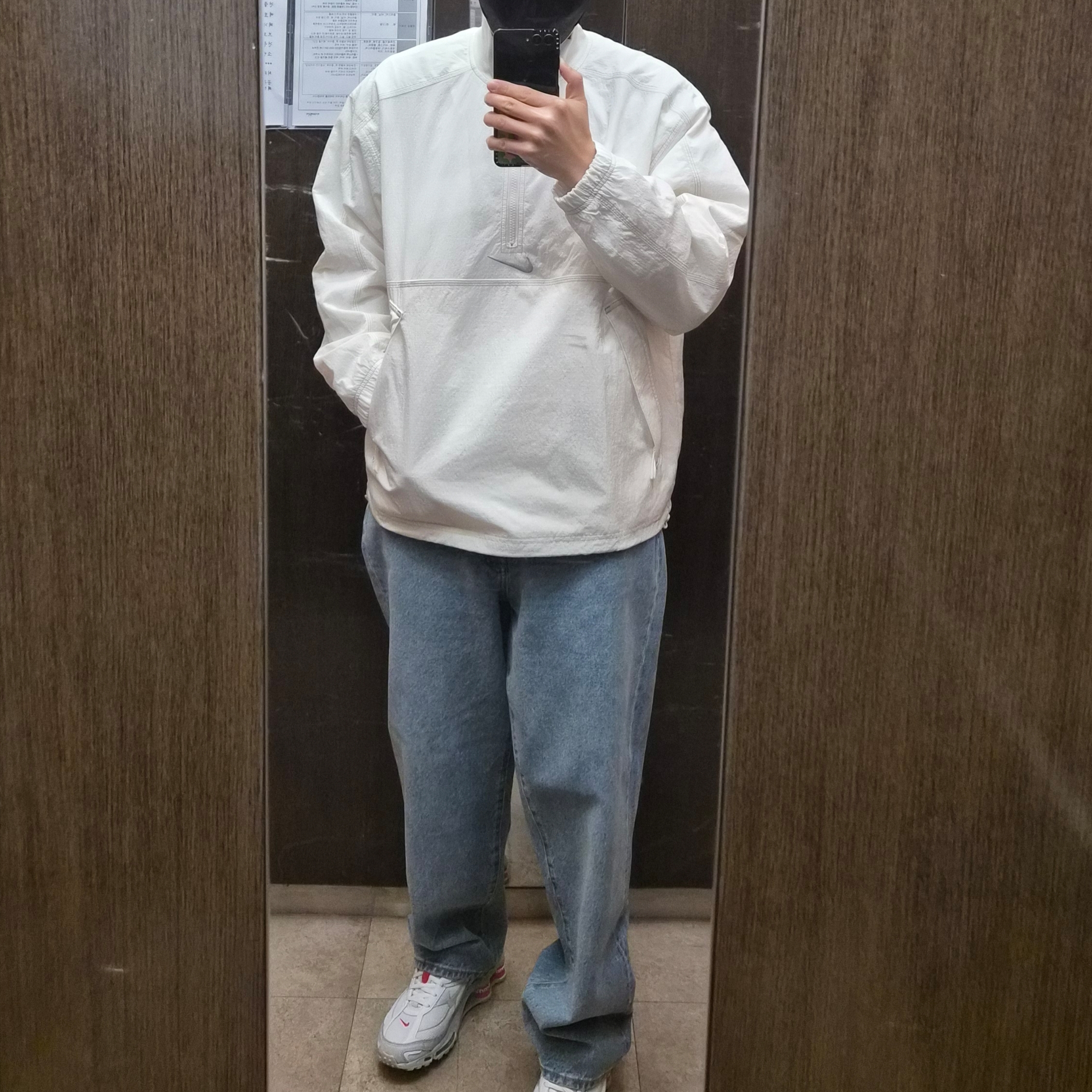 Supreme x Nike Ripstop Pullover White - 24SS, Supreme Baggy Jean Washed Indigo - 26SS 착용 스타일