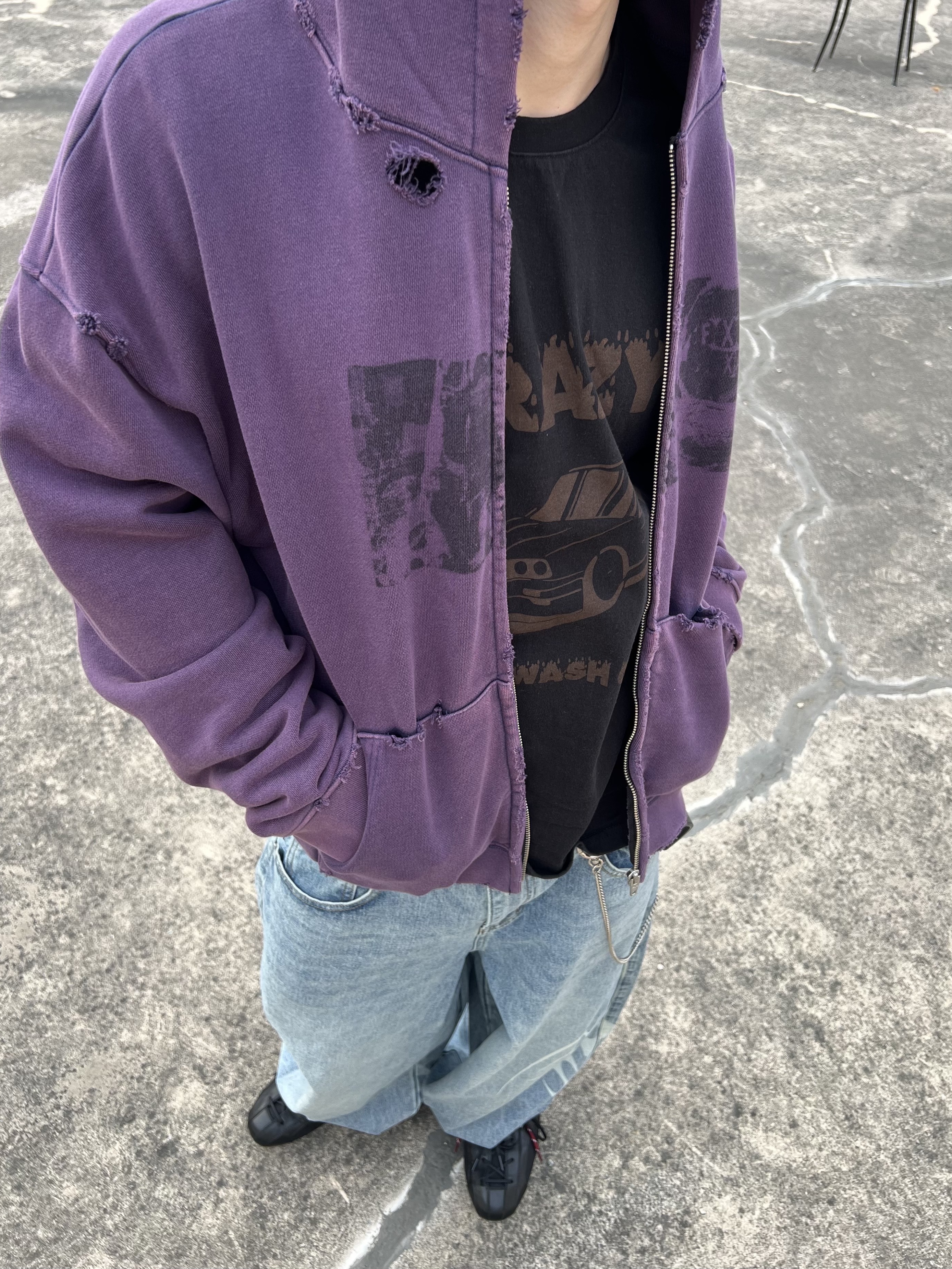 Undermycar MU.128 Original Logo Cracked Leather Belt Silver / Black, SOULESURES BOLD Kyle 착용 스타일 - 5