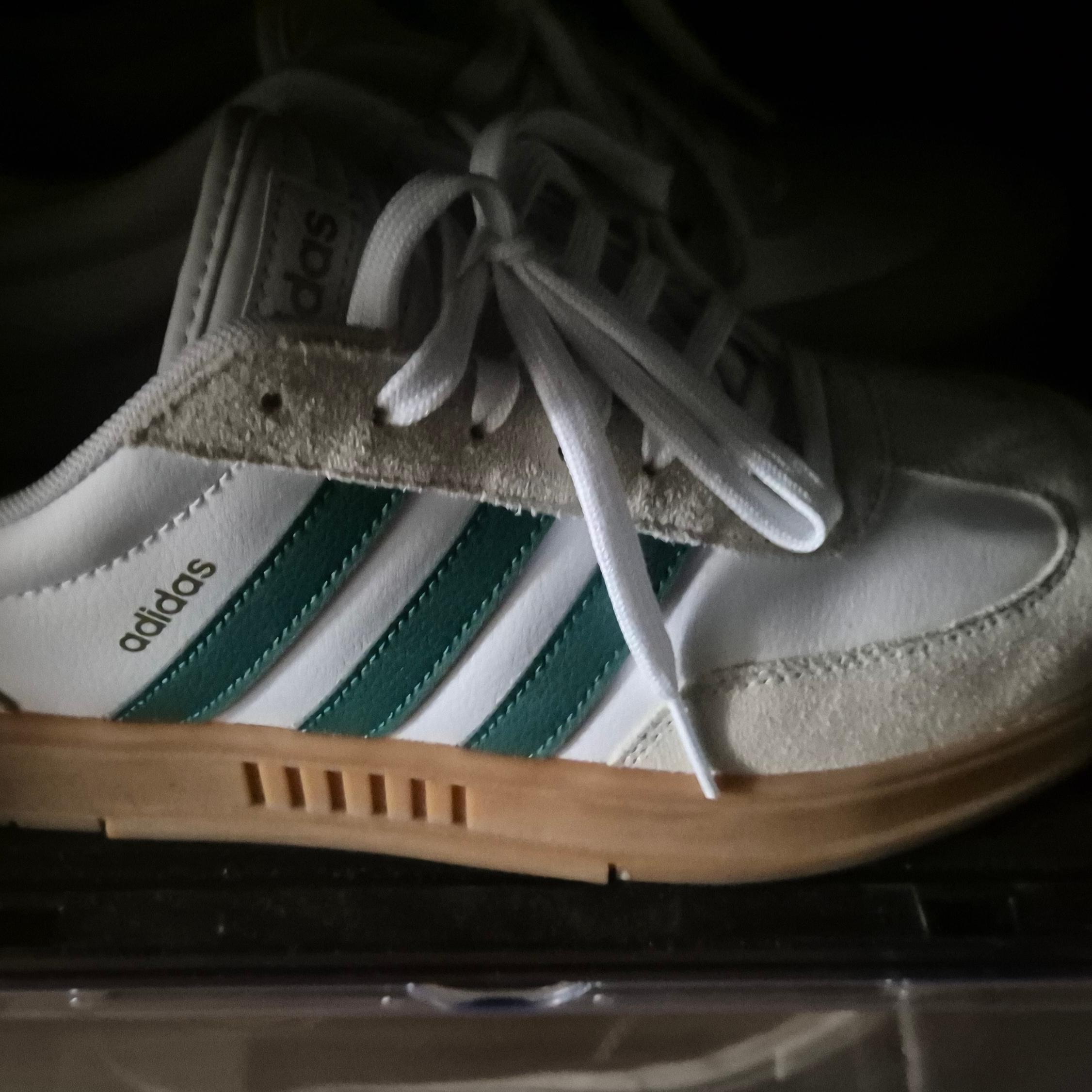 Adidas Gradas Collegiate Green 착용 스타일