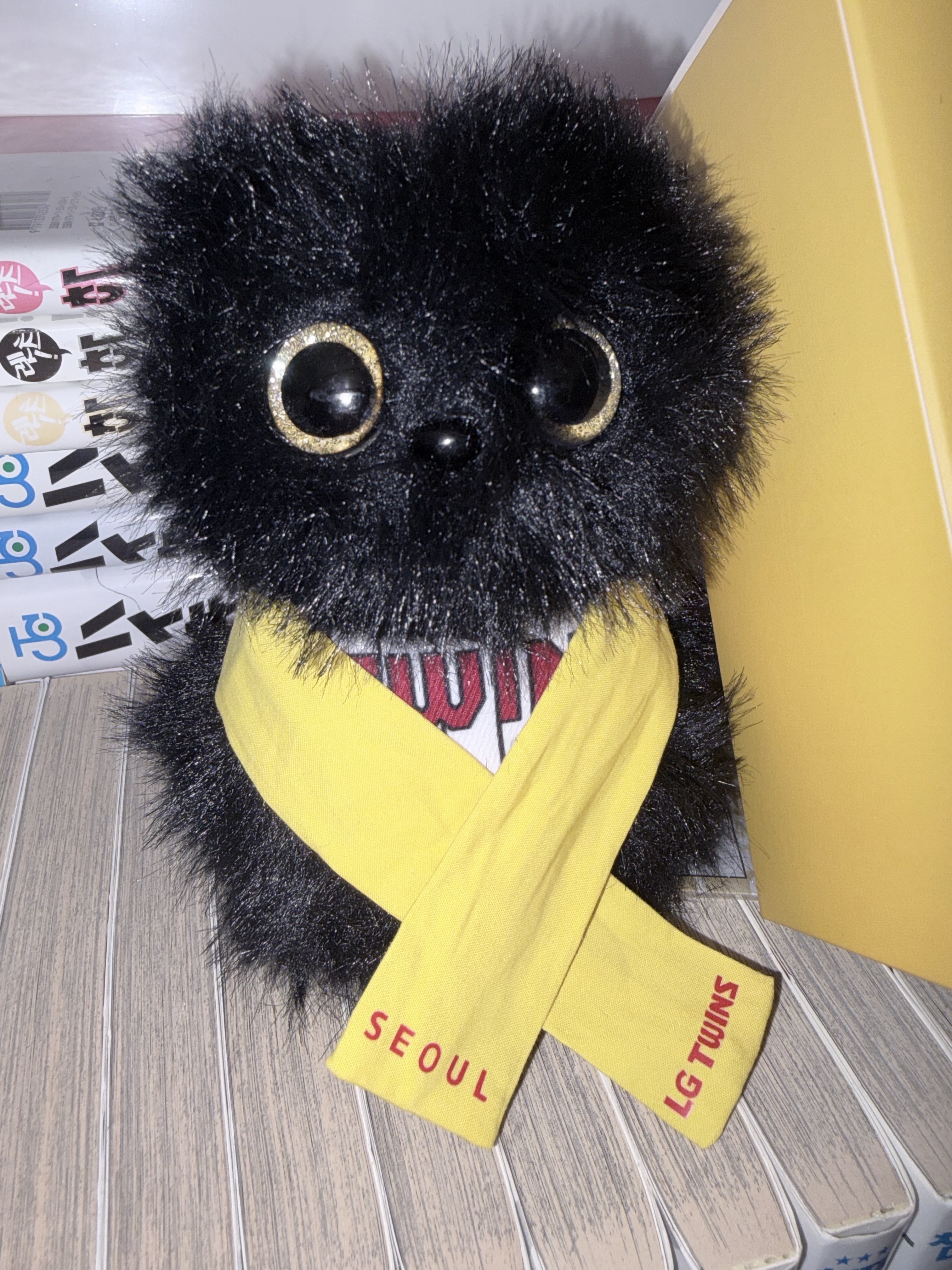 LG Twins X Bloomingtale Home-niform Nero Keychain 착용 스타일