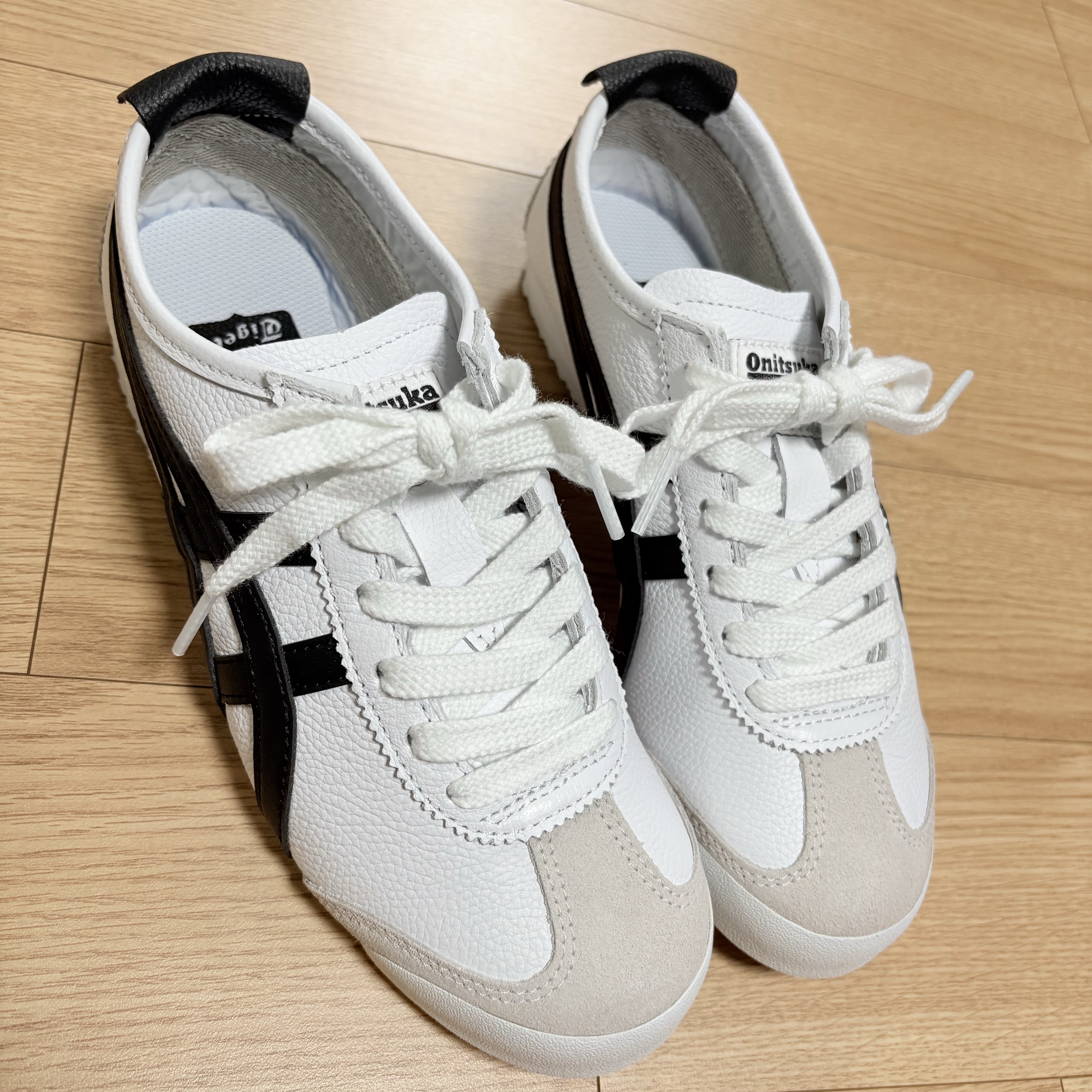 Onitsuka Tiger Mexico 66 White Black 착용 스타일
