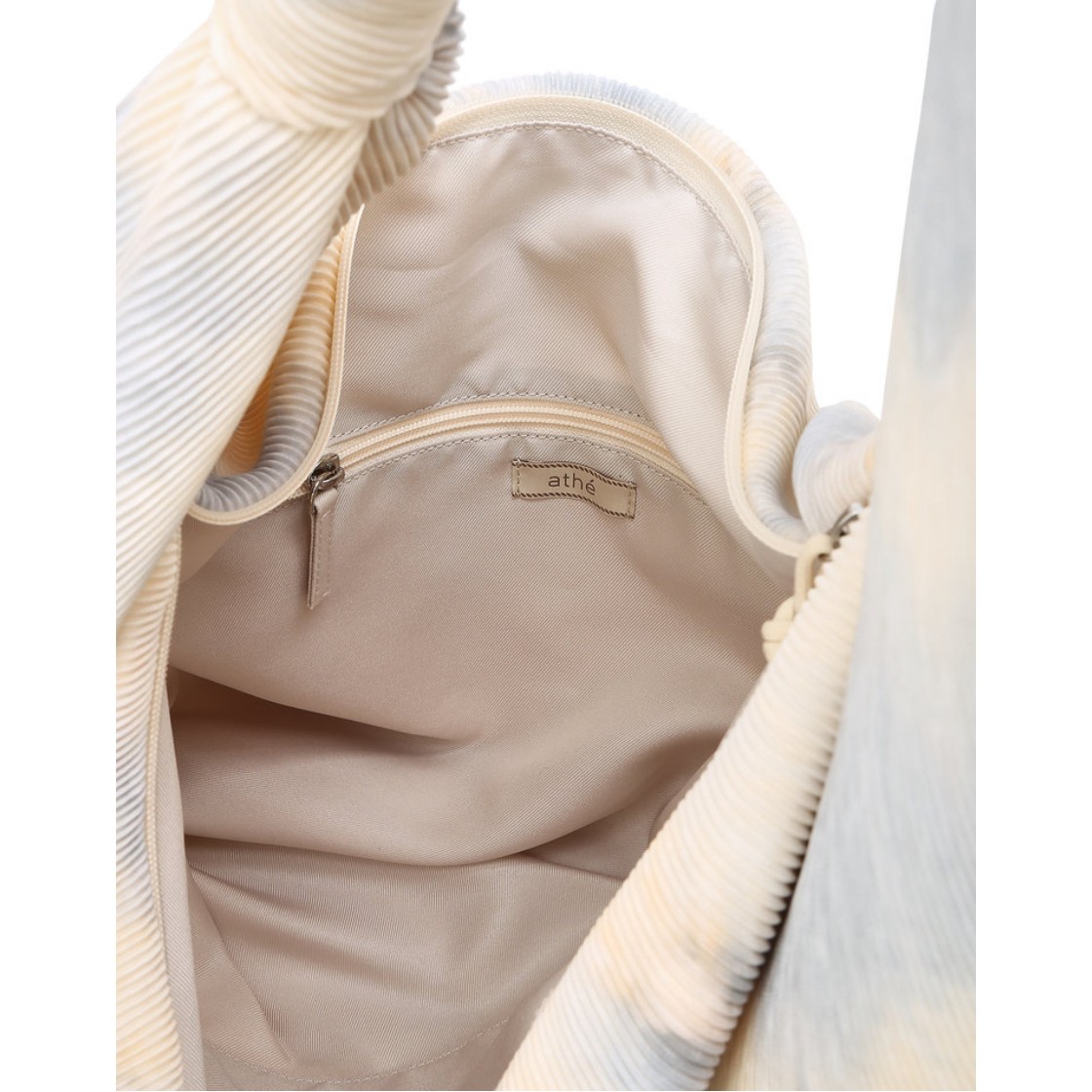 아떼 바네사브루노 액세사리 플리 다잉 플리츠 숄더백 L 라이트 베이지(Athe Vanessabruno Acc Pli Dye Pleated Shoulder Bag L Light Beige) - 2