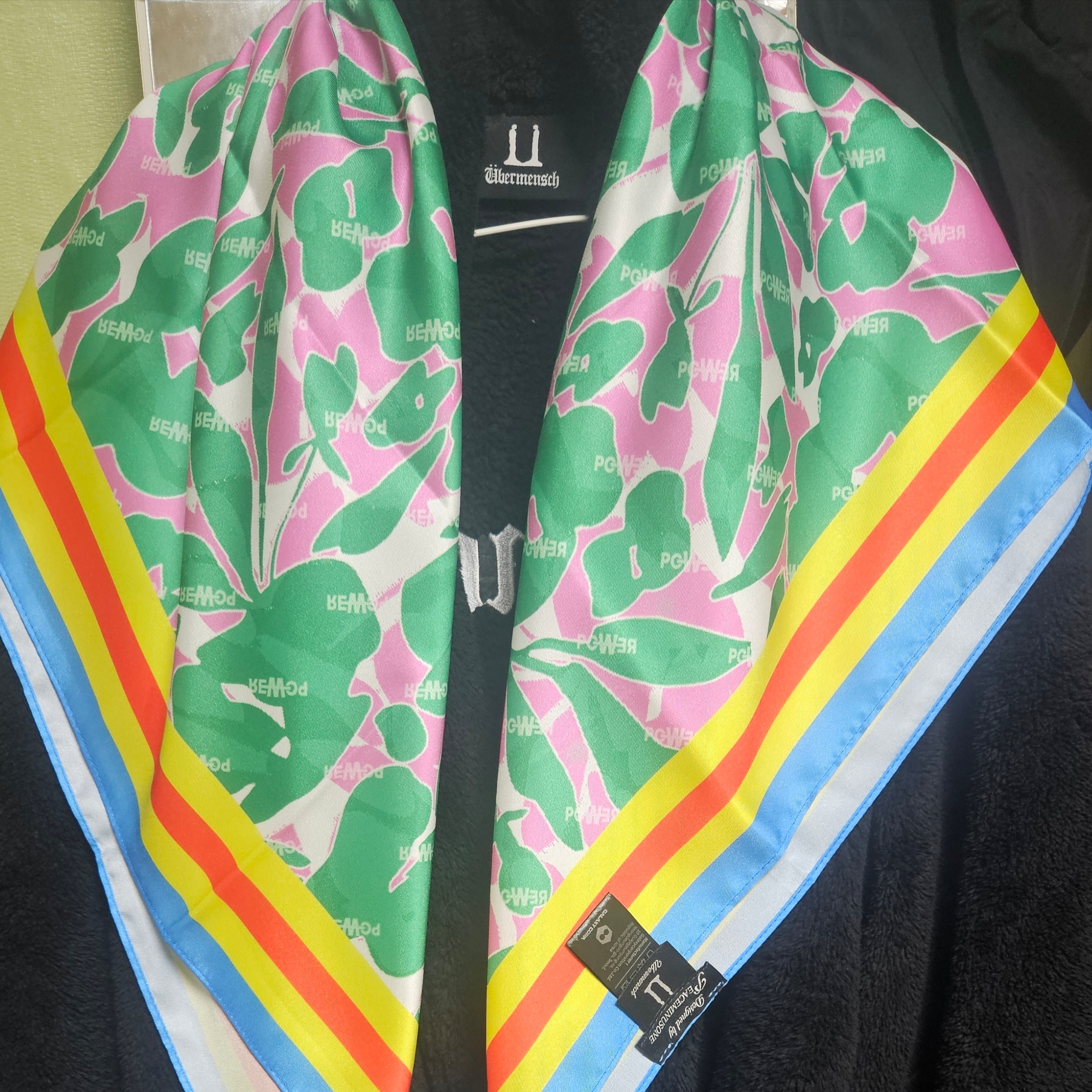 G-DRAGON Power Scarf Multi 착용 스타일 - 1