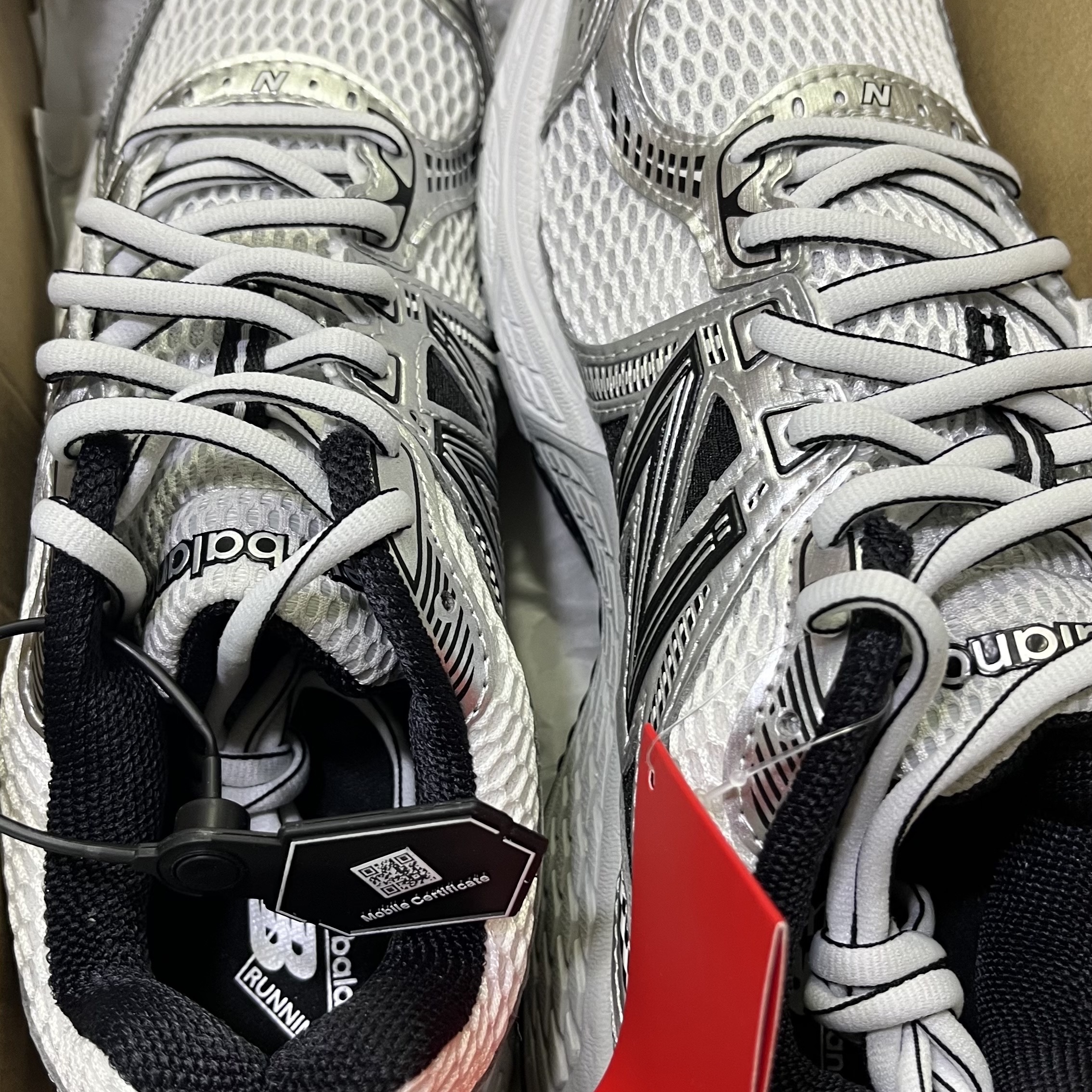 New Balance 860v2 White Black 착용 스타일