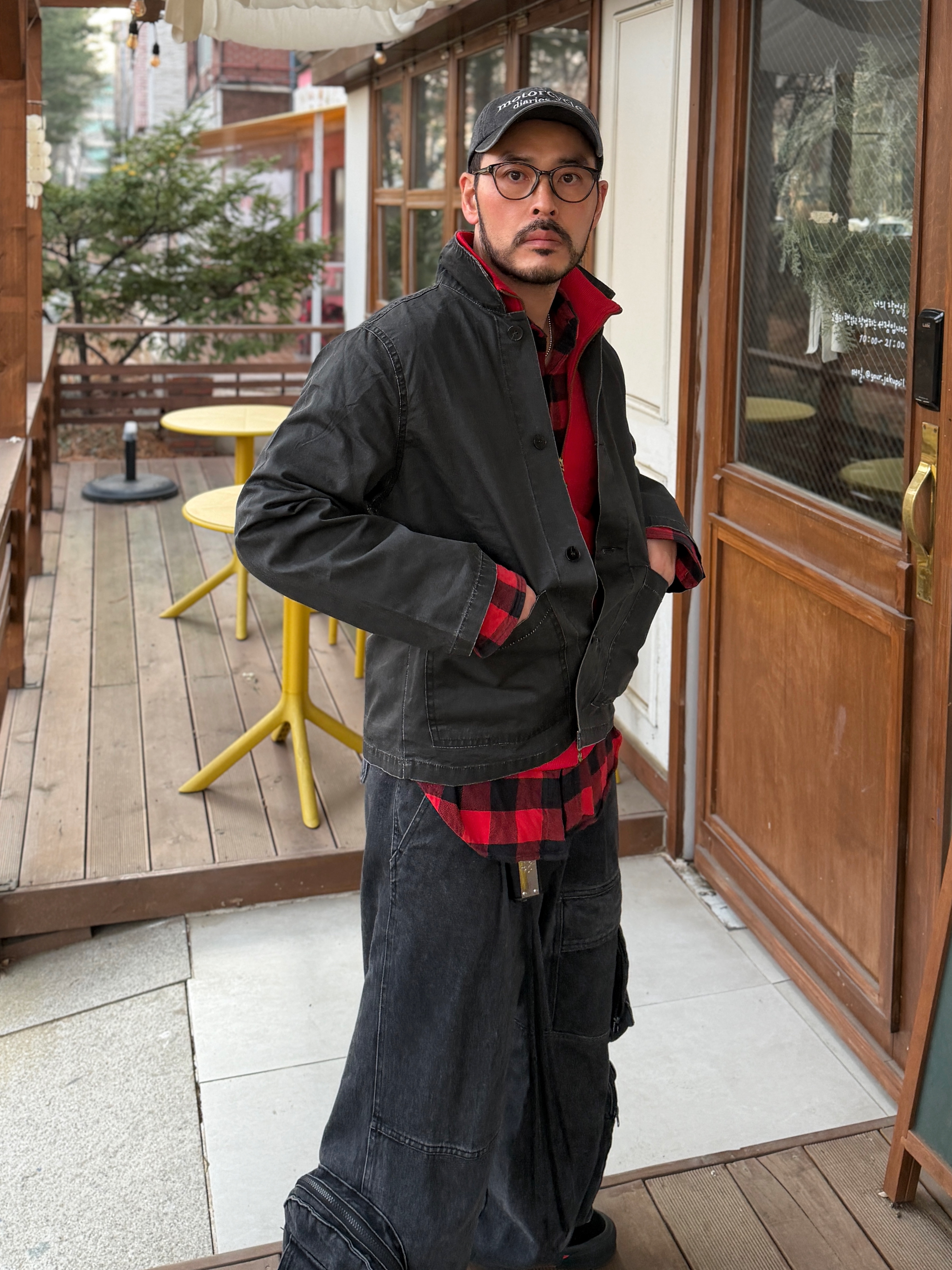 Vans Vault x WTAPS Vault Old Skool LX Black Orange 착용 스타일 - 1