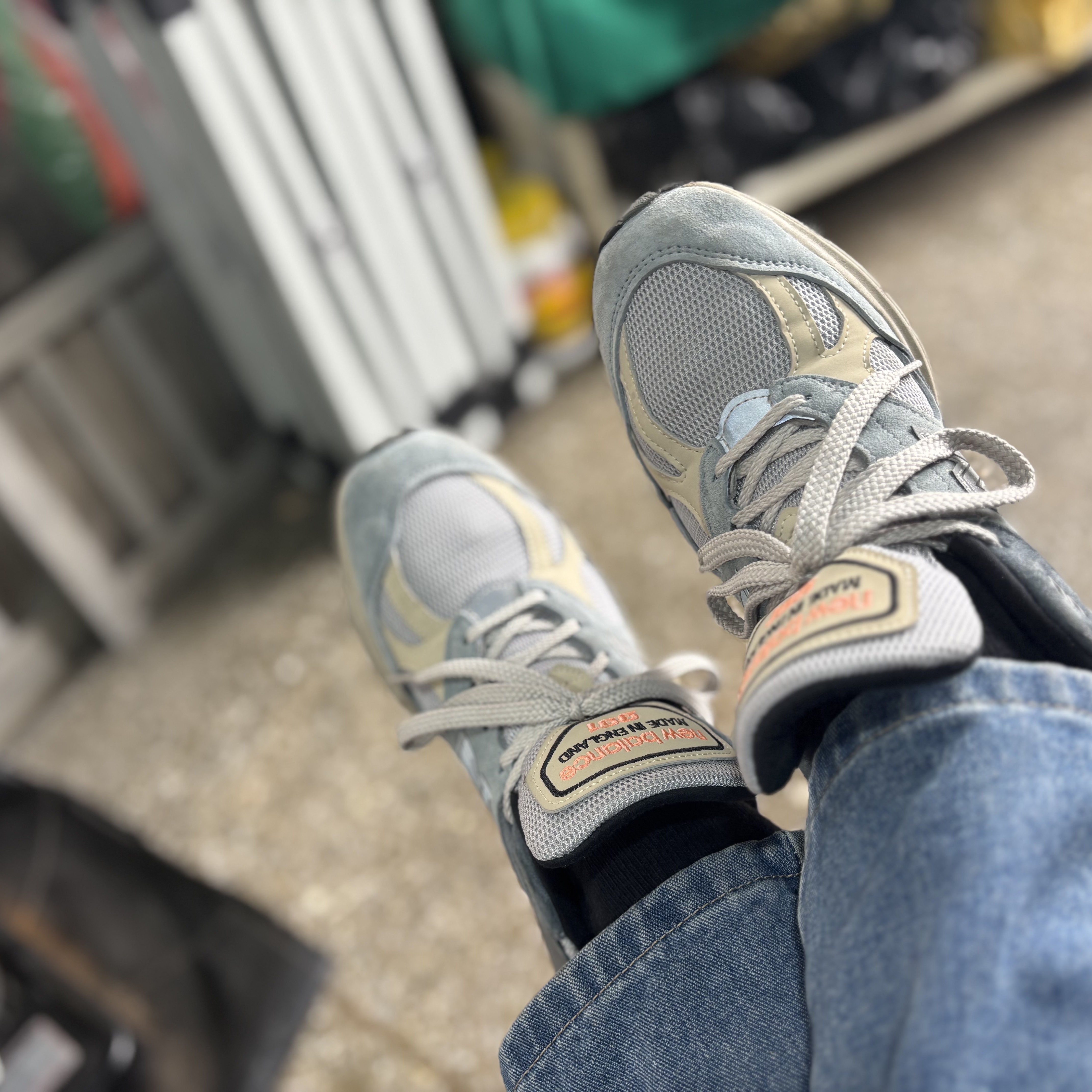 New Balance 991v2 Made in UK Blue Silver 착용 스타일 - 2