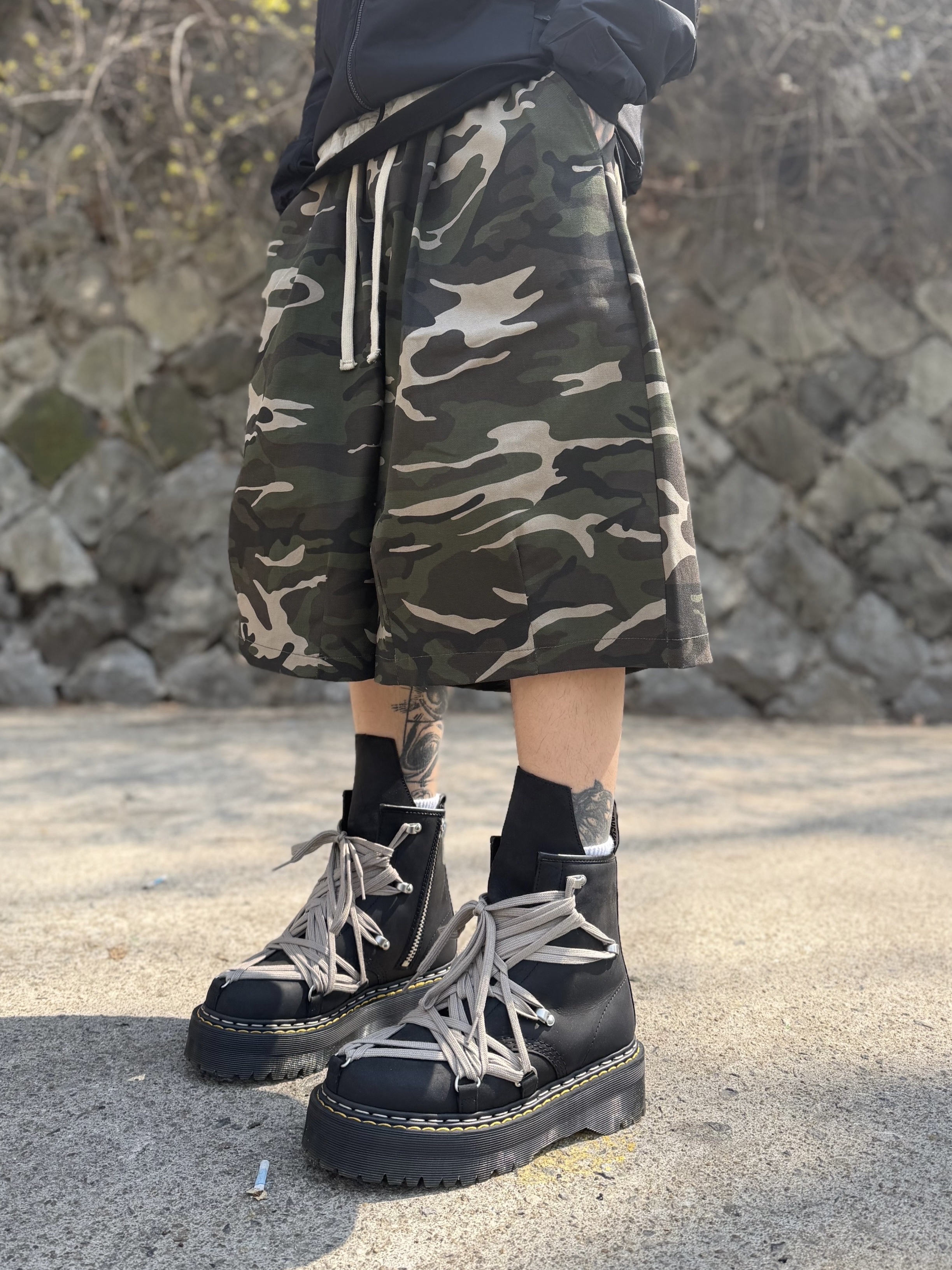 Dr. Martens x Rick Owens 1460 Quad Sole Mega Lace Boots Black 착용 스타일 - 8