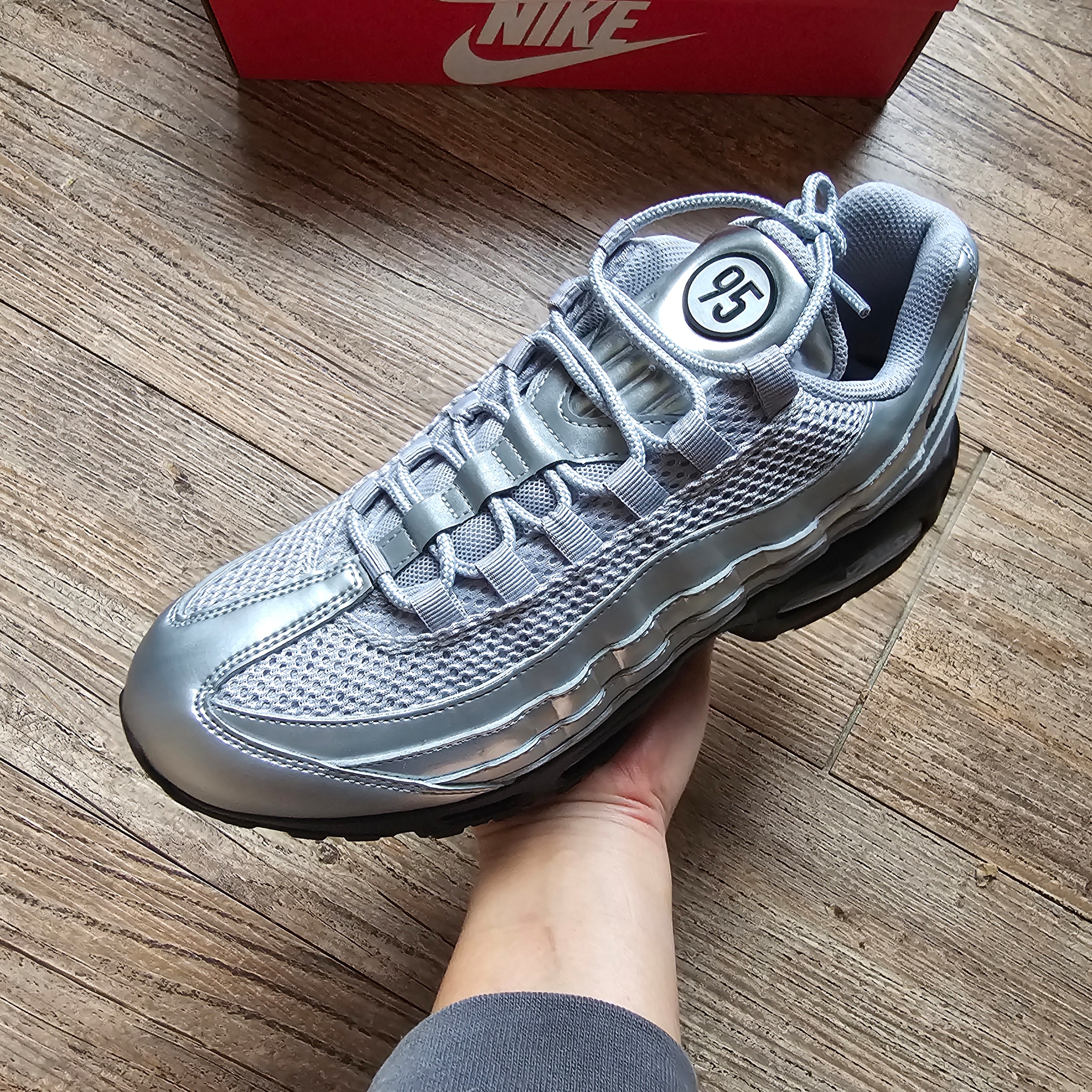 Nike Air Max 95 Big Bubble Total 90 Metallic Silver Black 착용 스타일 - 3