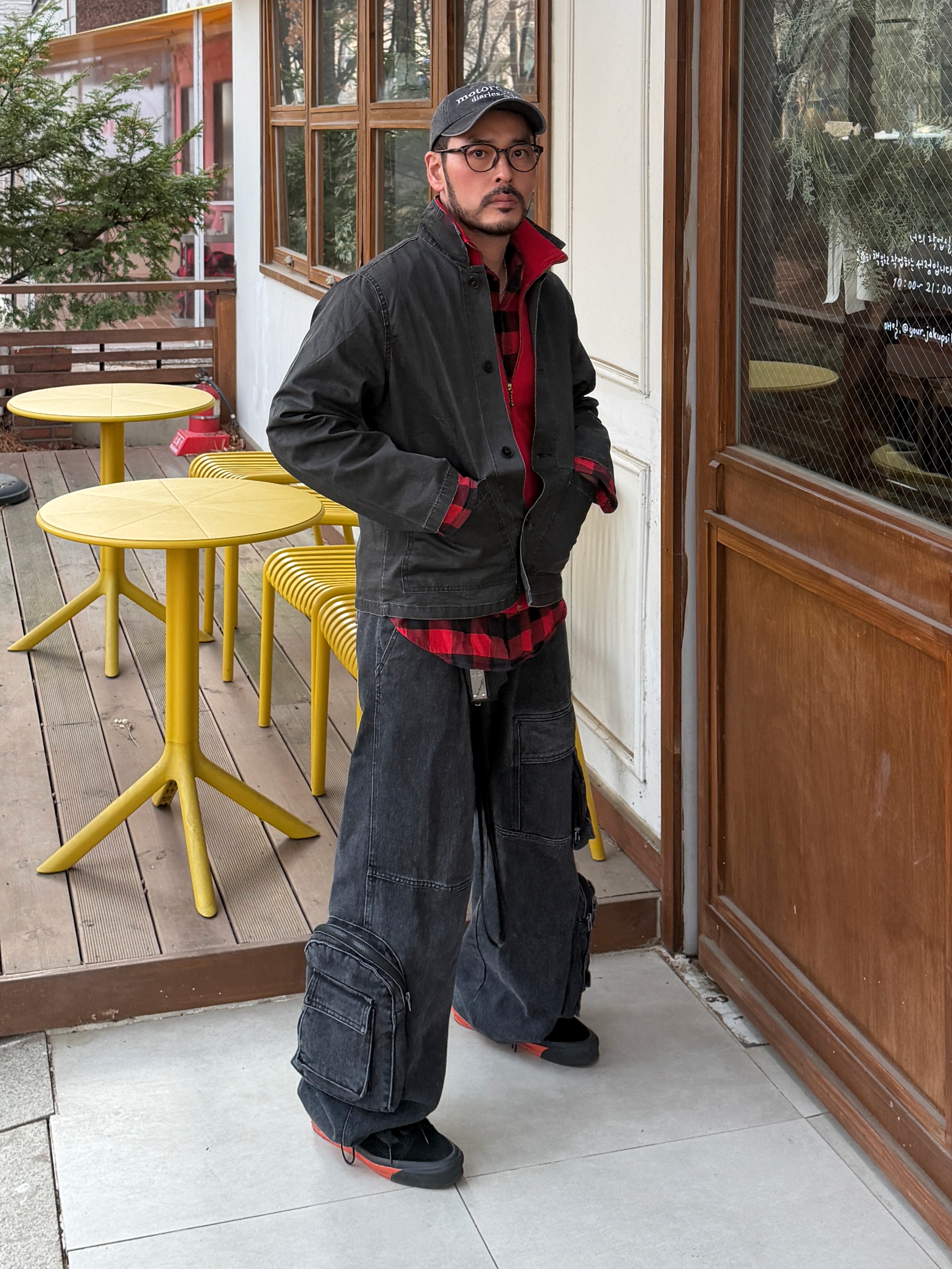 Vans Vault x WTAPS Vault Old Skool LX Black Orange 착용 스타일 - 3