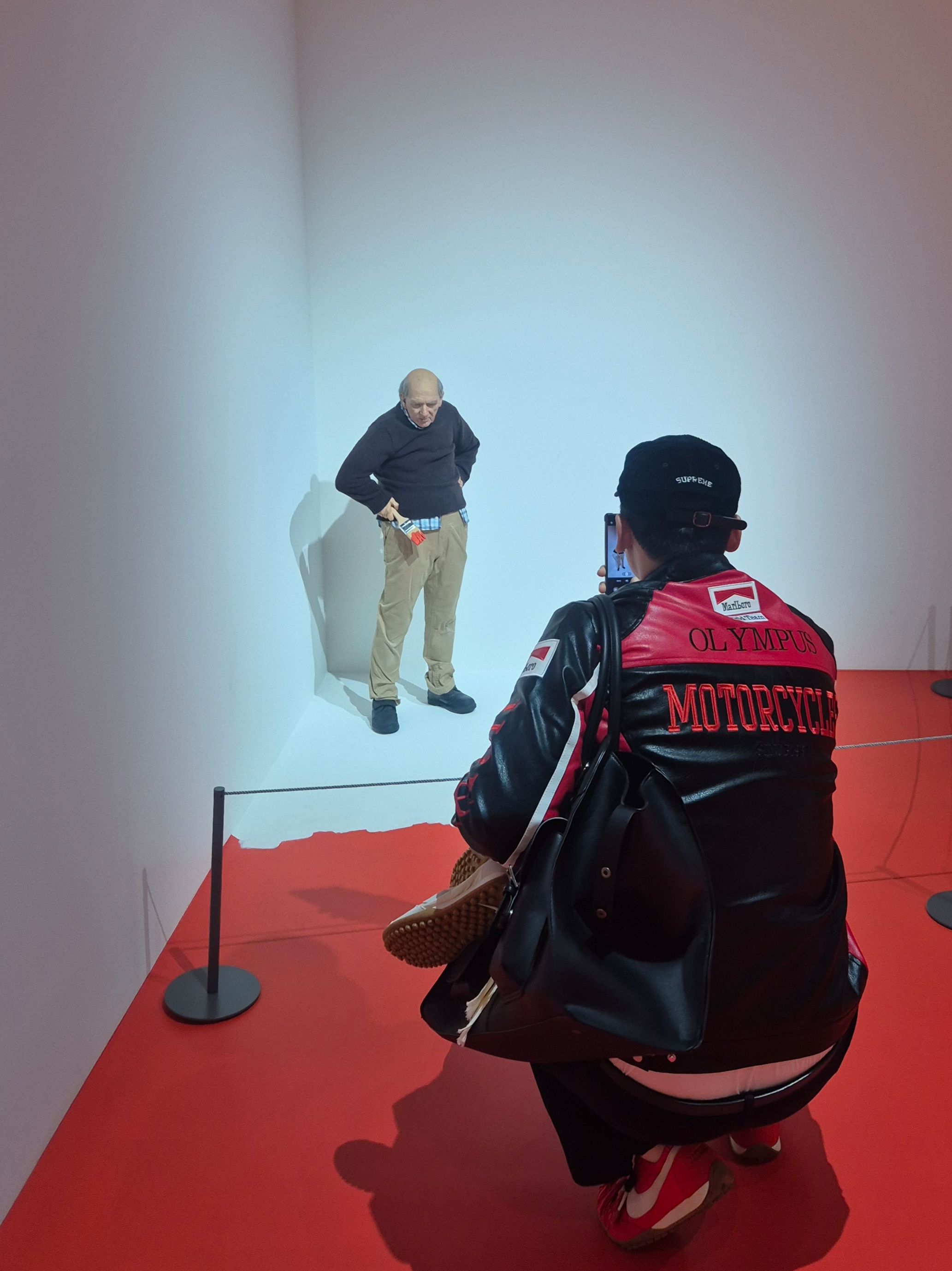 Nike x Jacquemus Moon Shoe SP Soft Pearl Sail, Nike x Jacquemus Moon Shoe SP University Red and Bicycle Yellow 착용 스타일