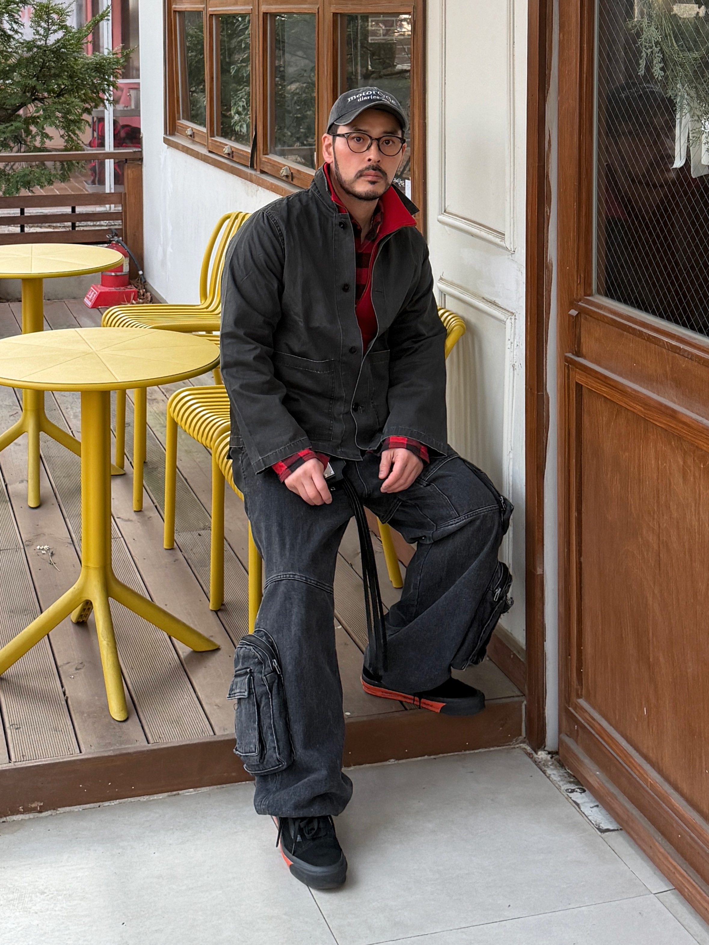 Vans Vault x WTAPS Vault Old Skool LX Black Orange 착용 스타일 - 4