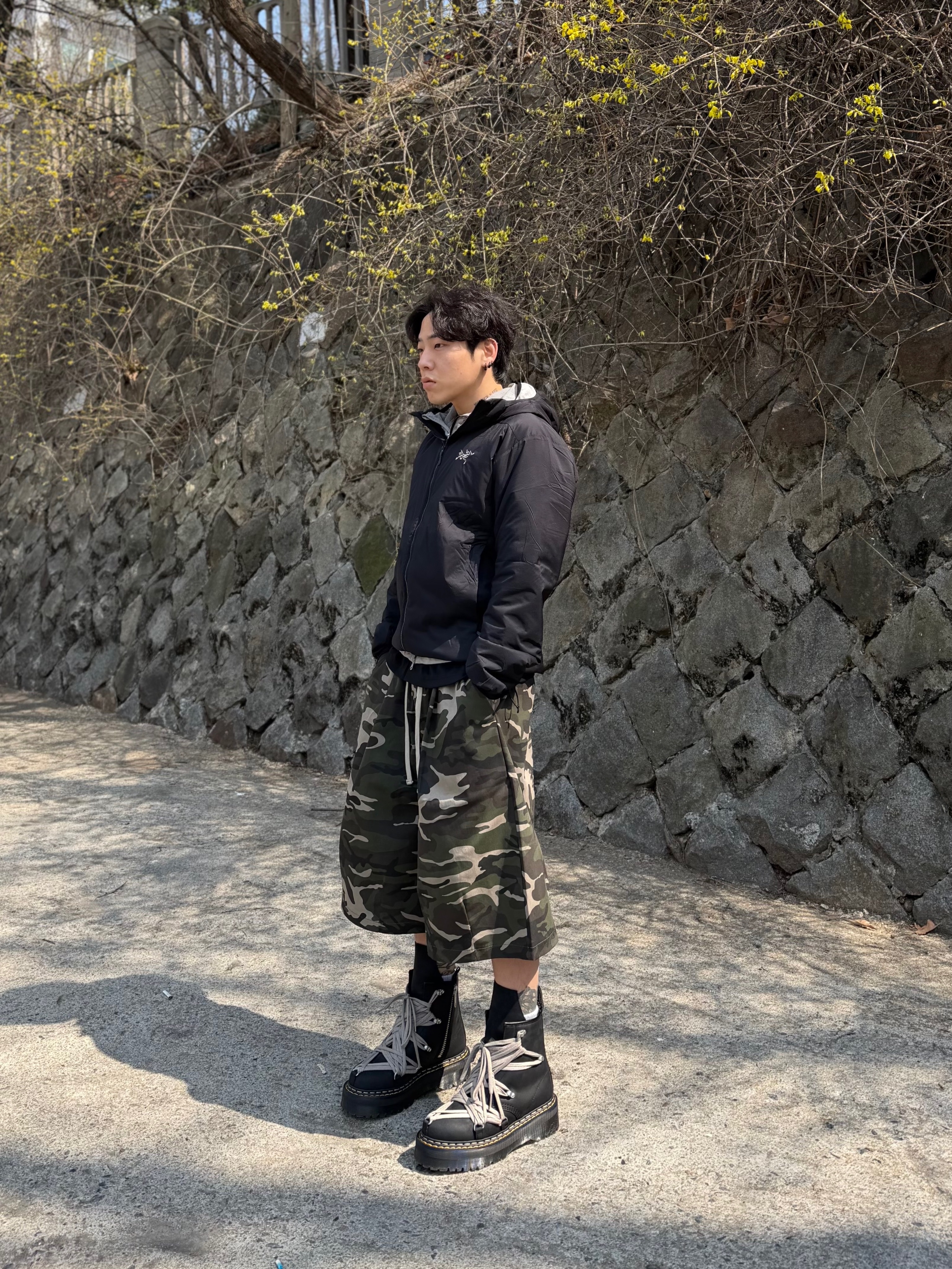 Dr. Martens x Rick Owens 1460 Quad Sole Mega Lace Boots Black 착용 스타일 - 1