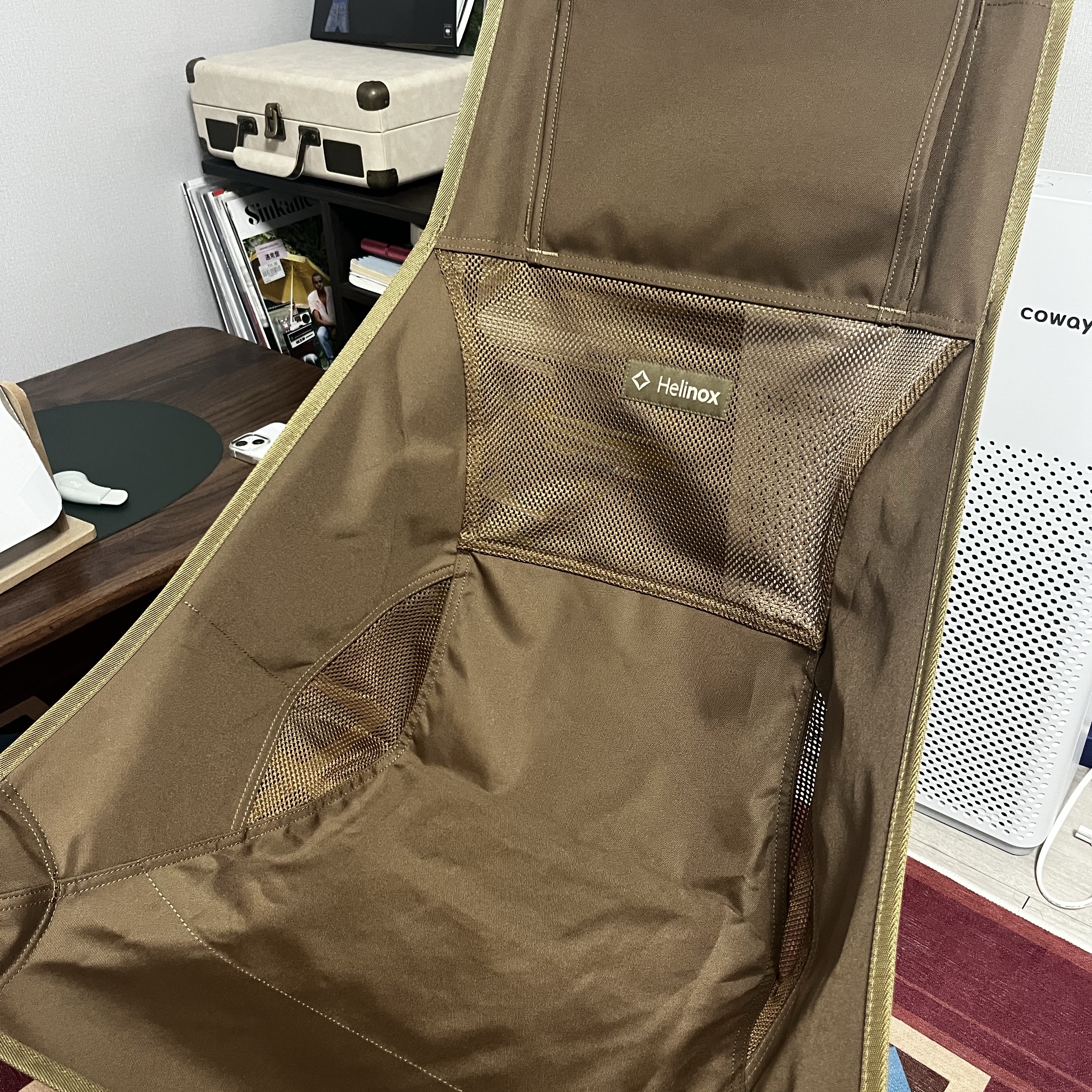 Helinox Chair Two Coyote Tan - Renewal Ver. 착용 스타일