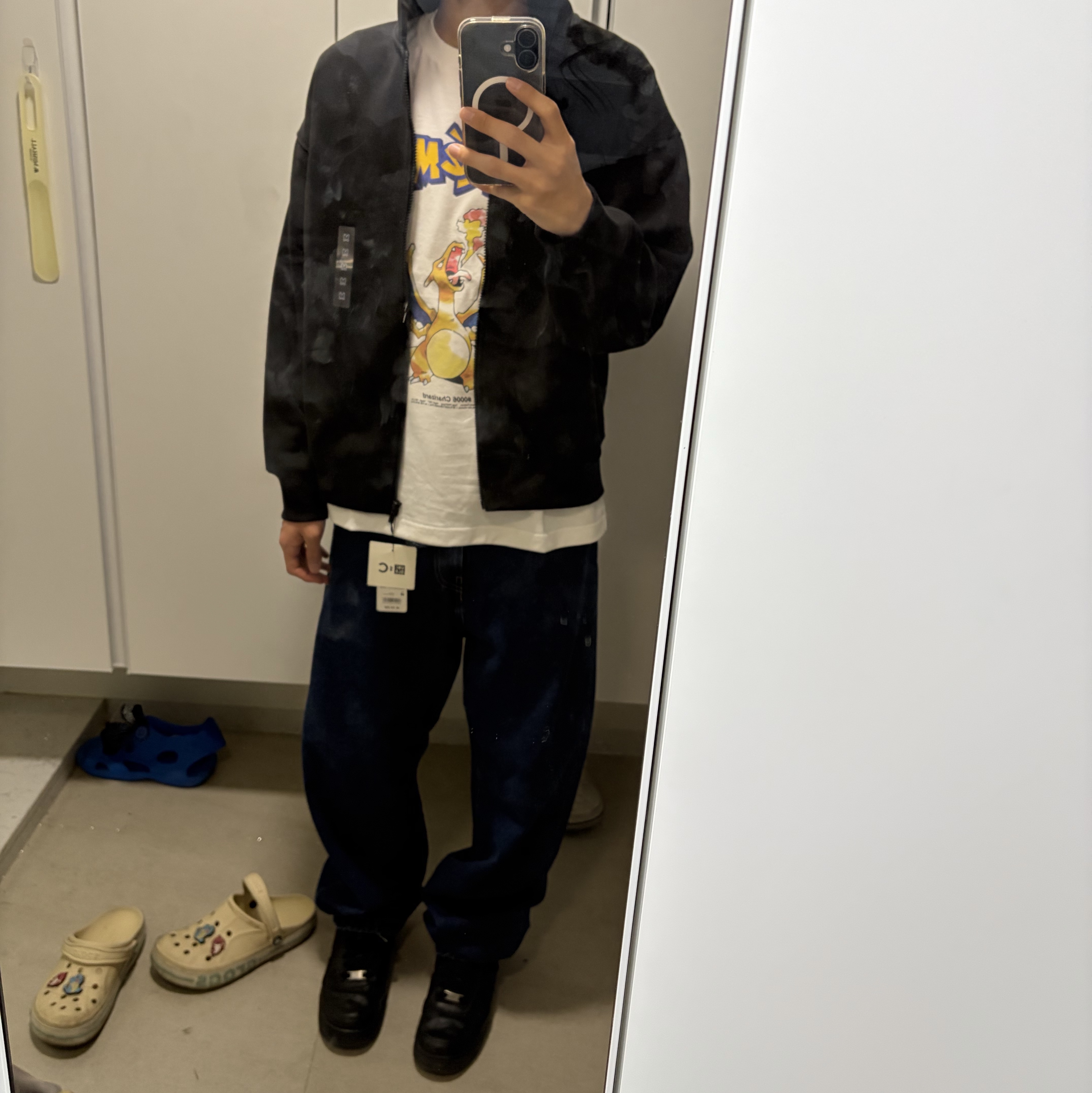 Stussy Wave Dye Beach Shell Jacket Black, Carhartt WIP OG Double Knee Pant Blue Rinsed 착용 스타일 - 2