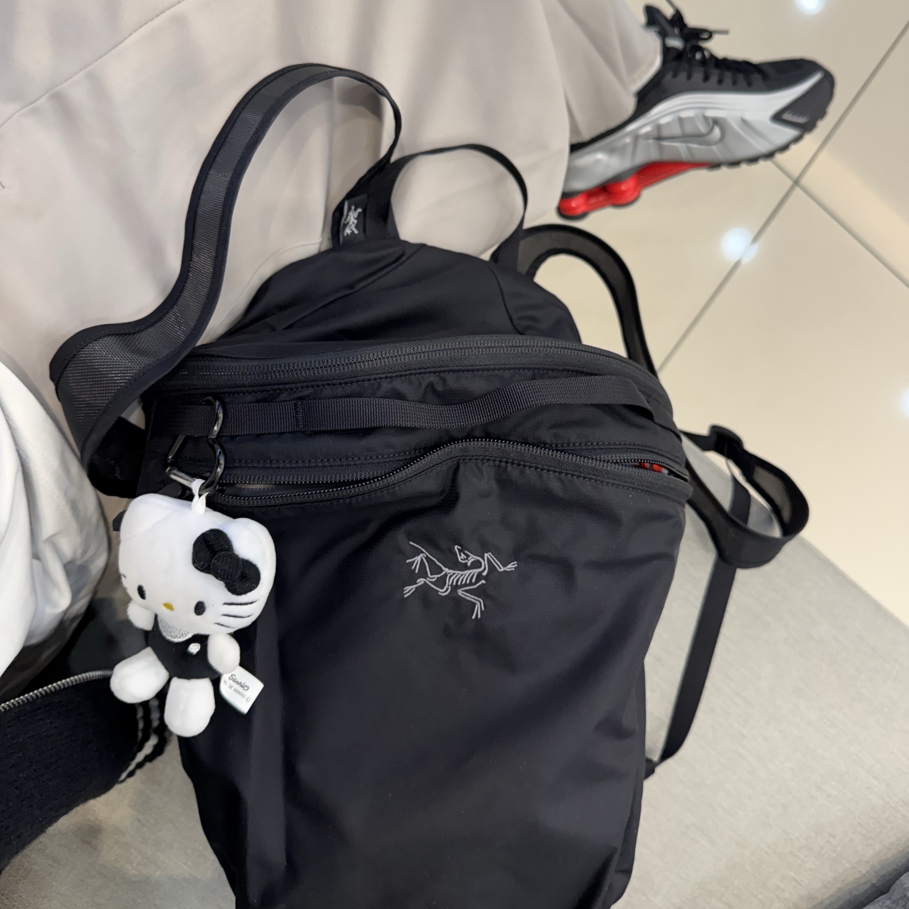 Arc'teryx Heliad 15 Backpack Black 착용 스타일