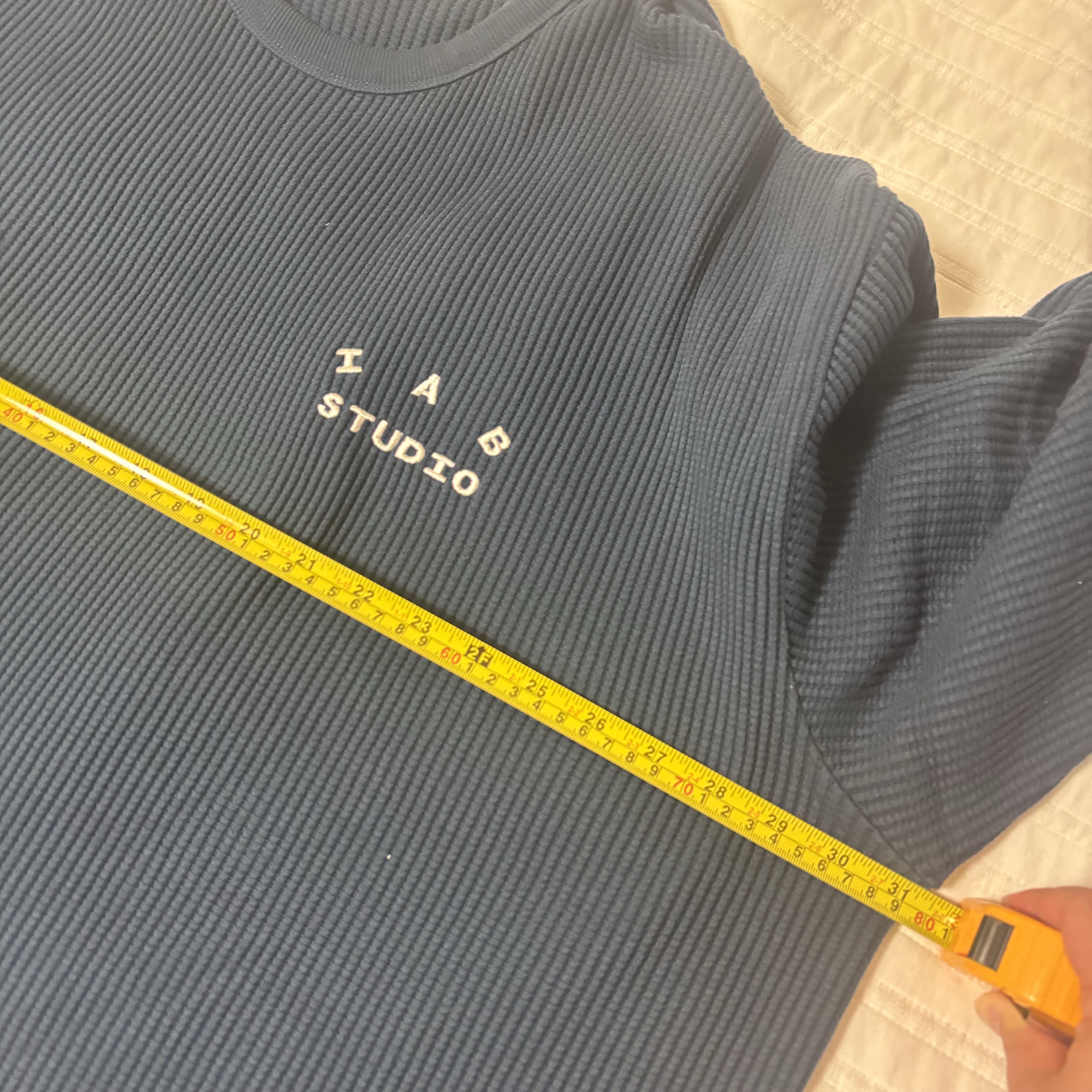 IAB Studio IAB Waffle Long Sleeve Navy 착용 스타일 - 1