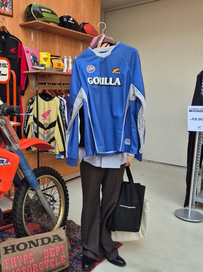 Honda Big Wing Logo T-shirt Black, Honda Engineered Leather Piping Motorcycle Jacket Beige 착용 스타일 - 4