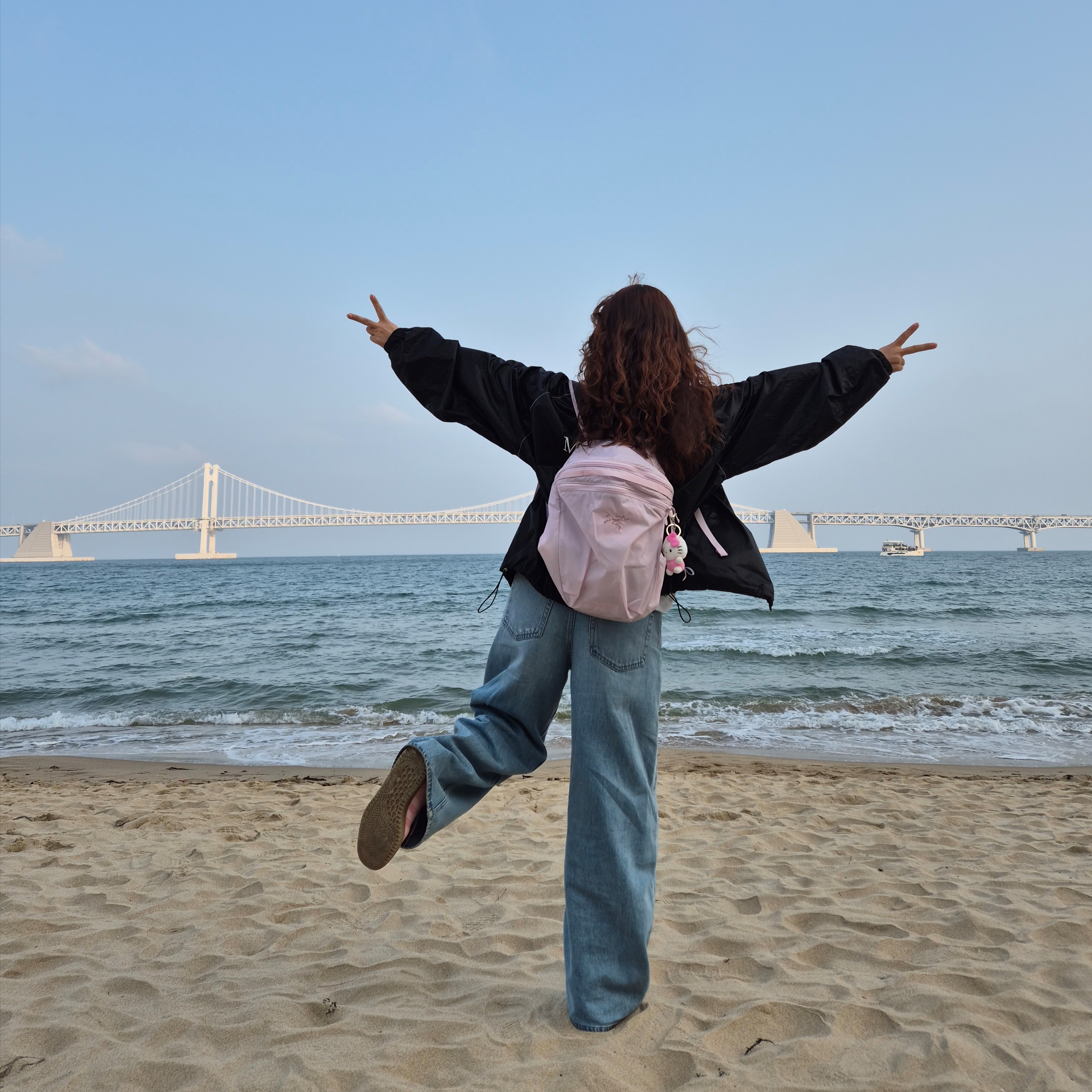 Arc'teryx Heliad 15 Backpack Pink Glow 착용 스타일