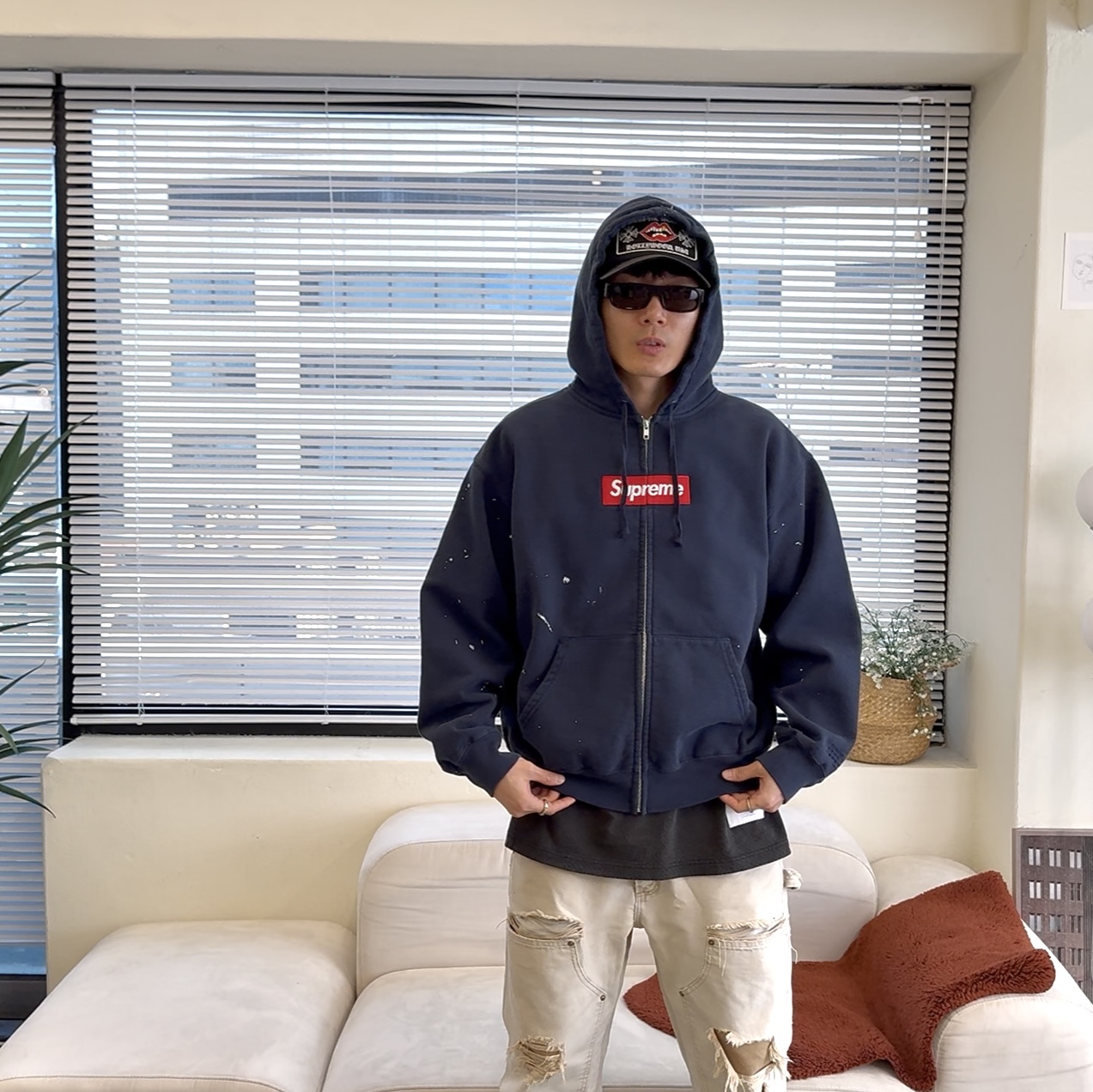 Supreme x MM6 Maison Margiela Box Logo Zip Up Hooded Sweatshirt Navy - 26SS 착용 스타일