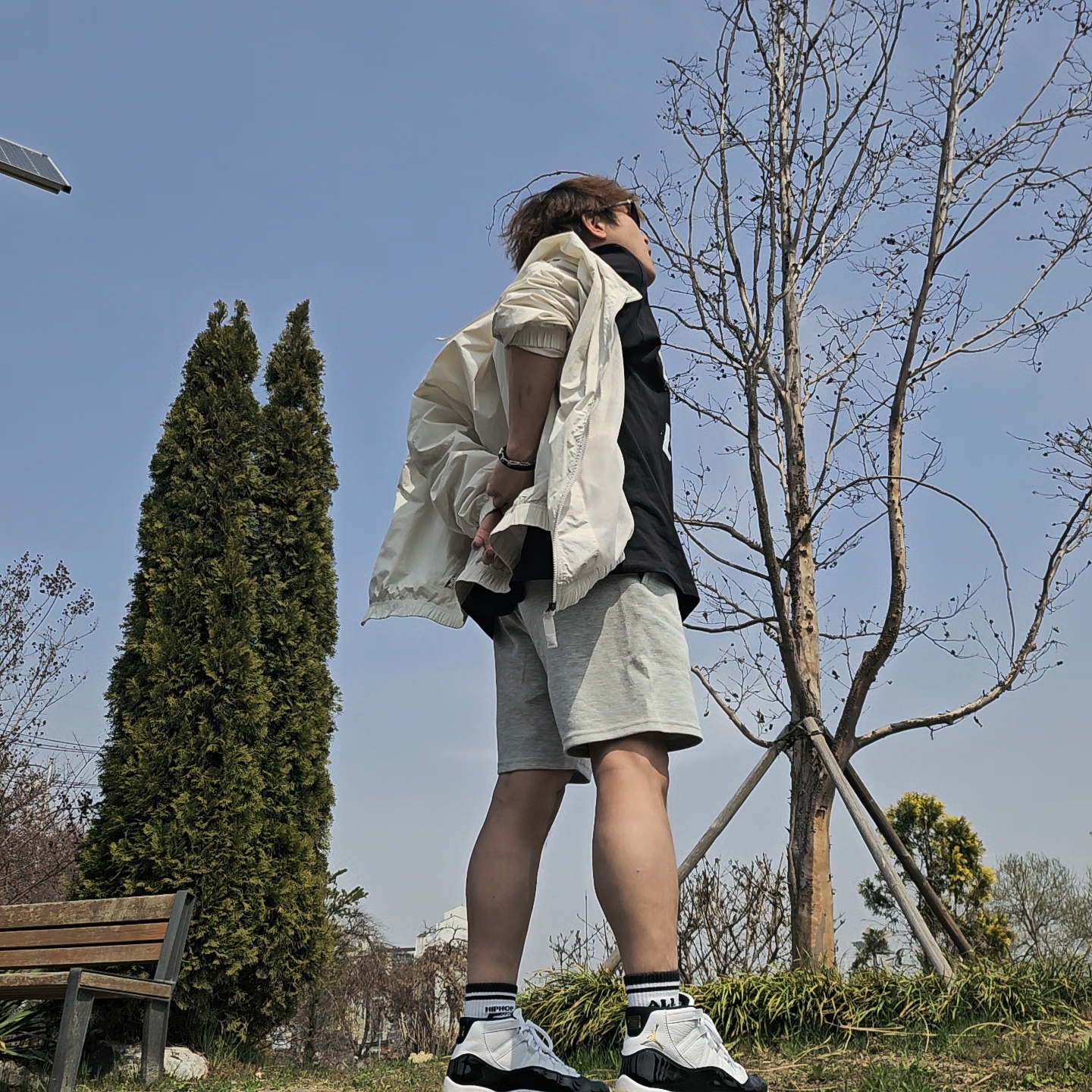 Jordan 11 Retro Gratitude, Gucci Rectangular Frame Sunglasses Black 착용 스타일 - 3