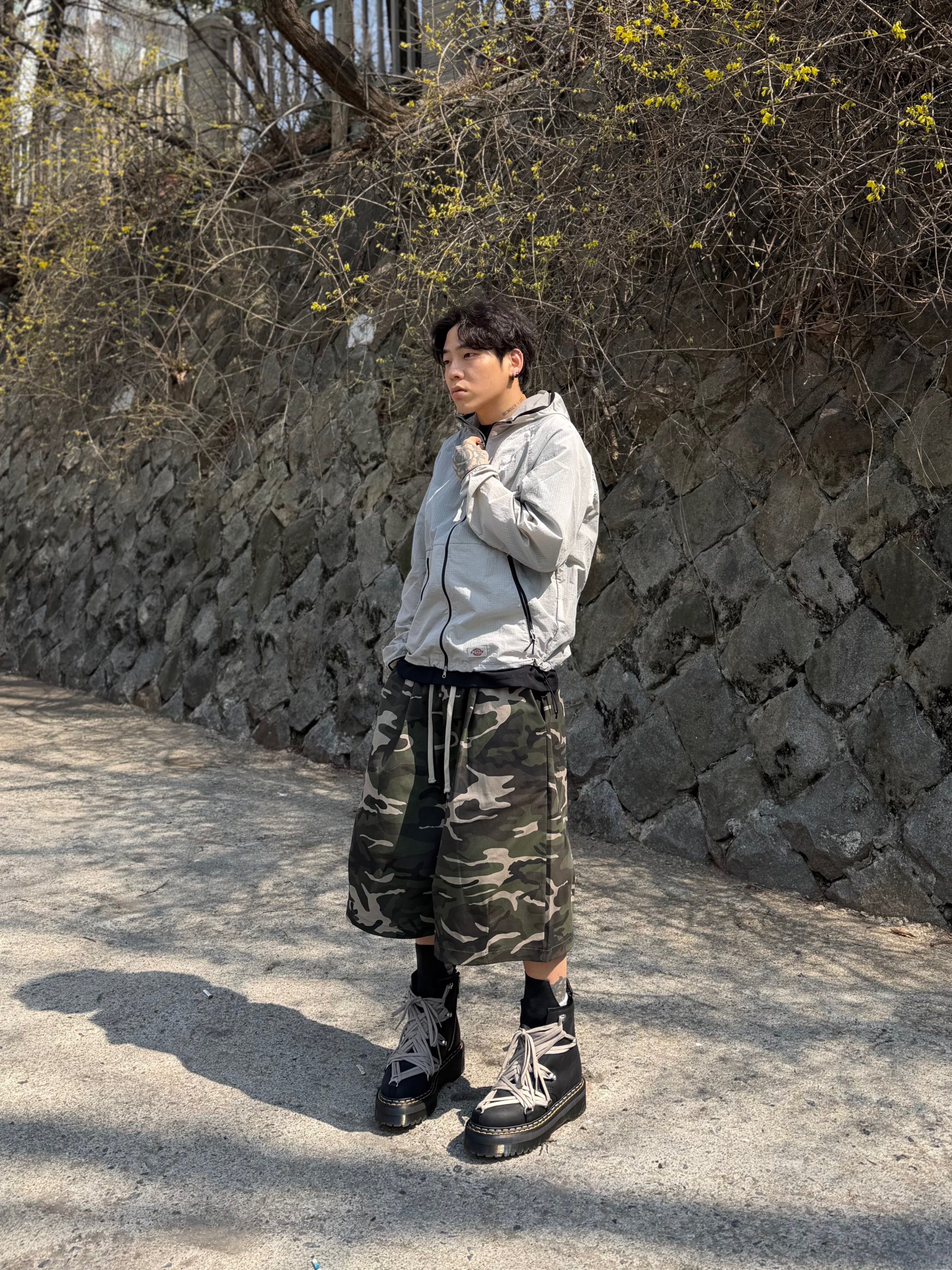 Dr. Martens x Rick Owens 1460 Quad Sole Mega Lace Boots Black 착용 스타일 - 6