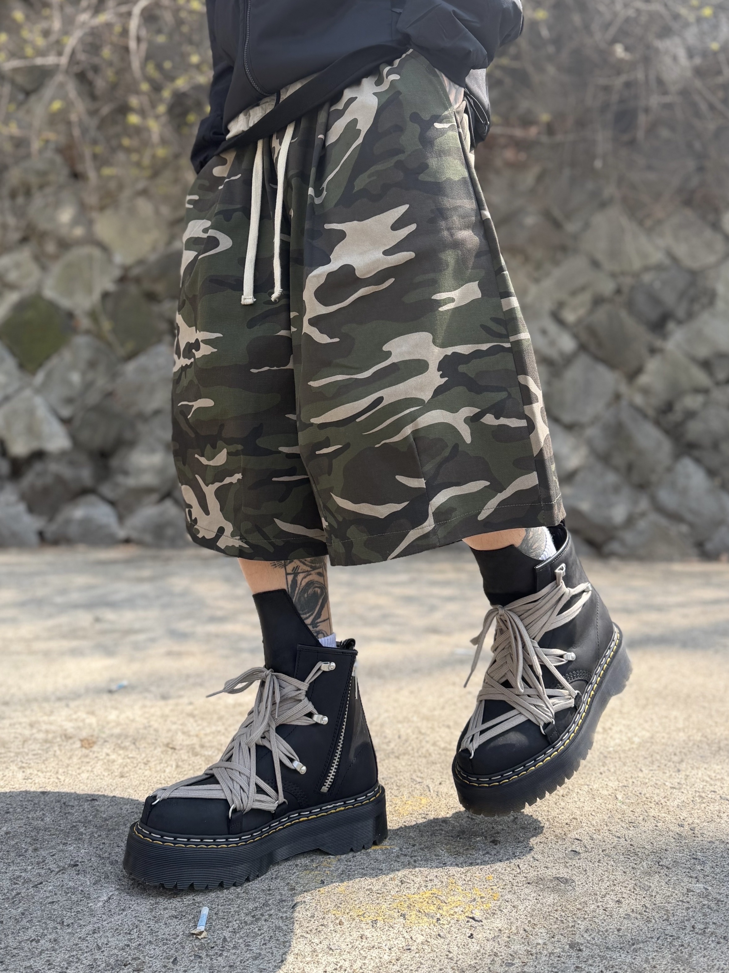 Dr. Martens x Rick Owens 1460 Quad Sole Mega Lace Boots Black 착용 스타일 - 9