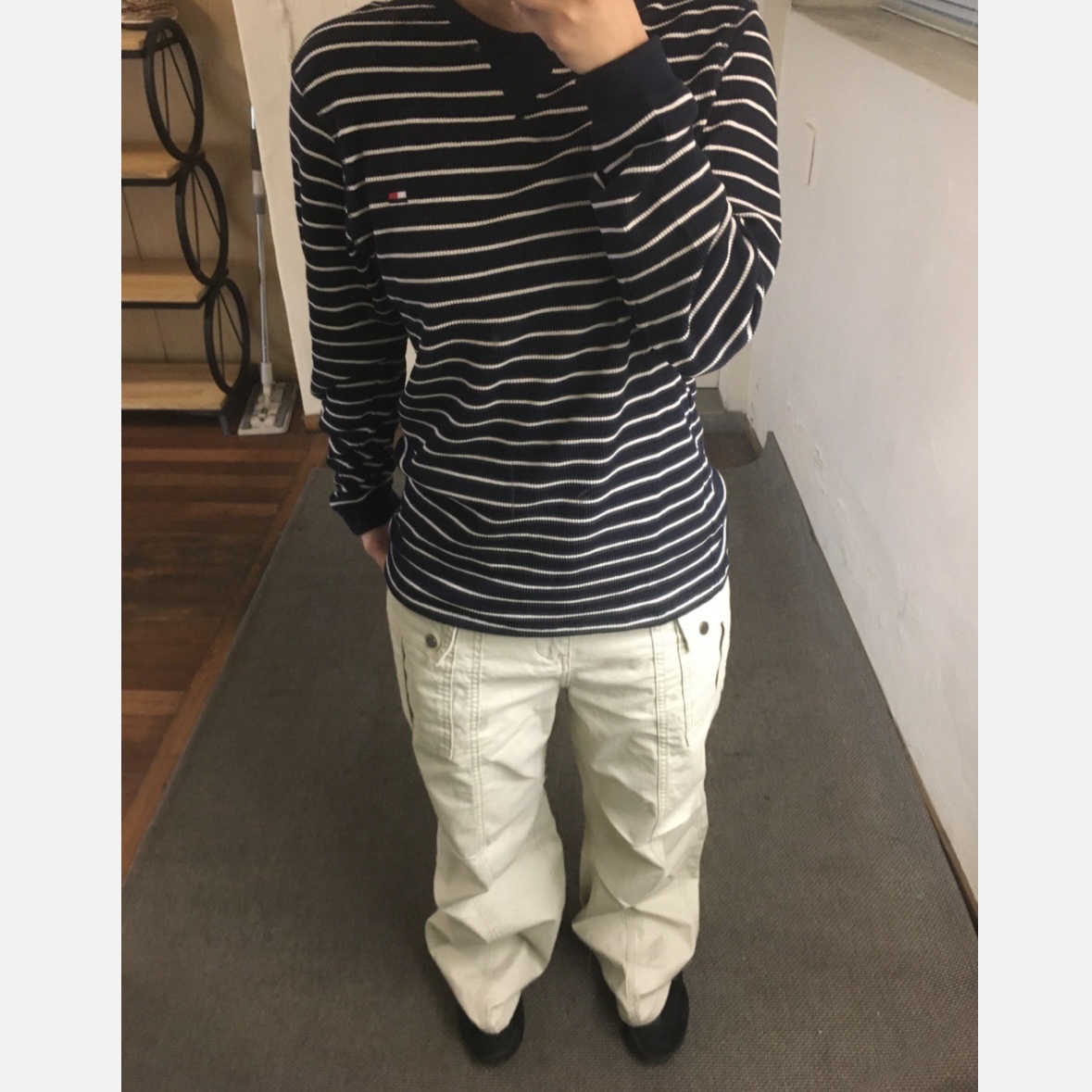 Tommy Hilfiger Thermal Stripe Lounge Crewneck Sail 착용 스타일