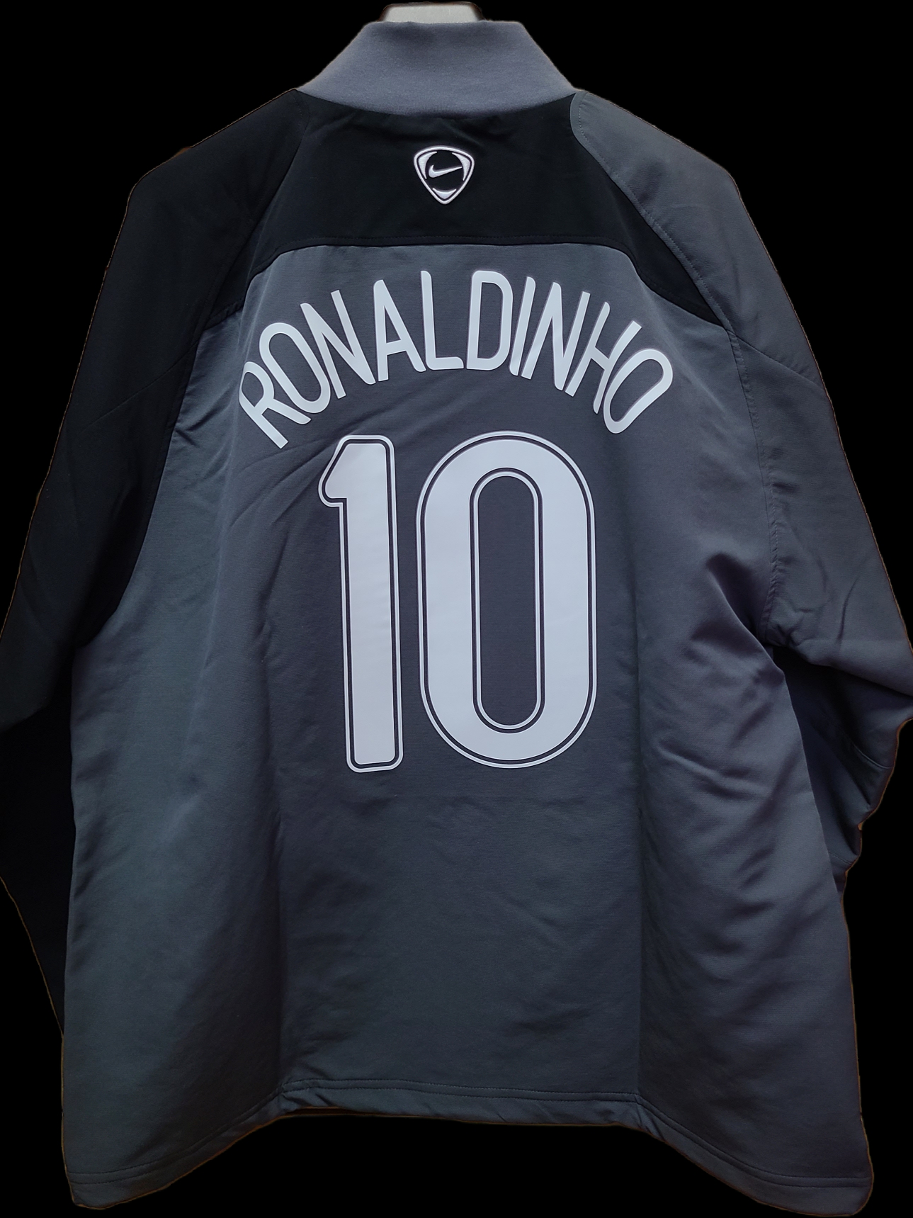 Nike Brazil 2004 Total 90 Reissue Soccer Replica Track Jacket (HV4437-021) 착용 스타일 - 2