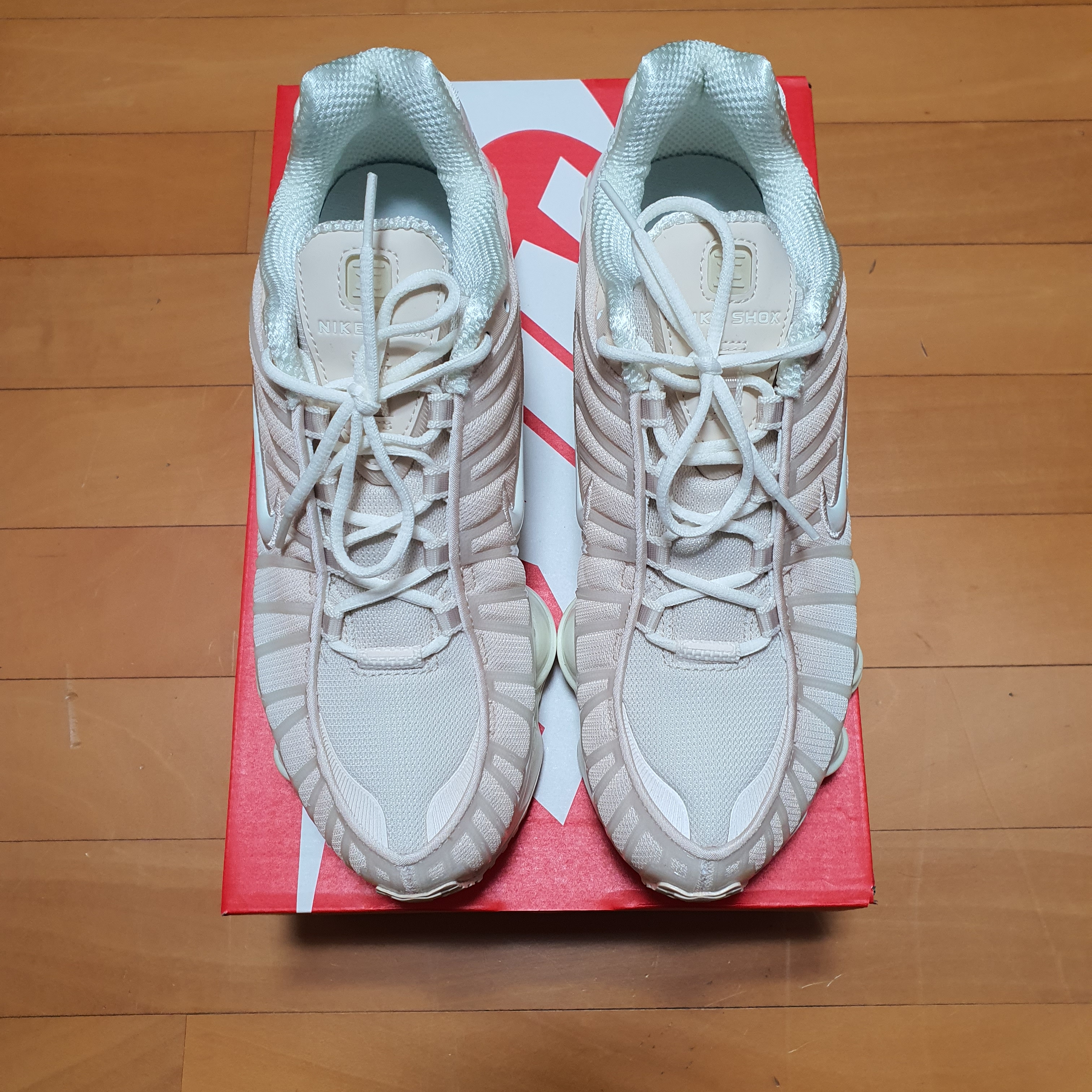 (W) Nike Shox TL Pearl White Soft Pearl 착용 스타일