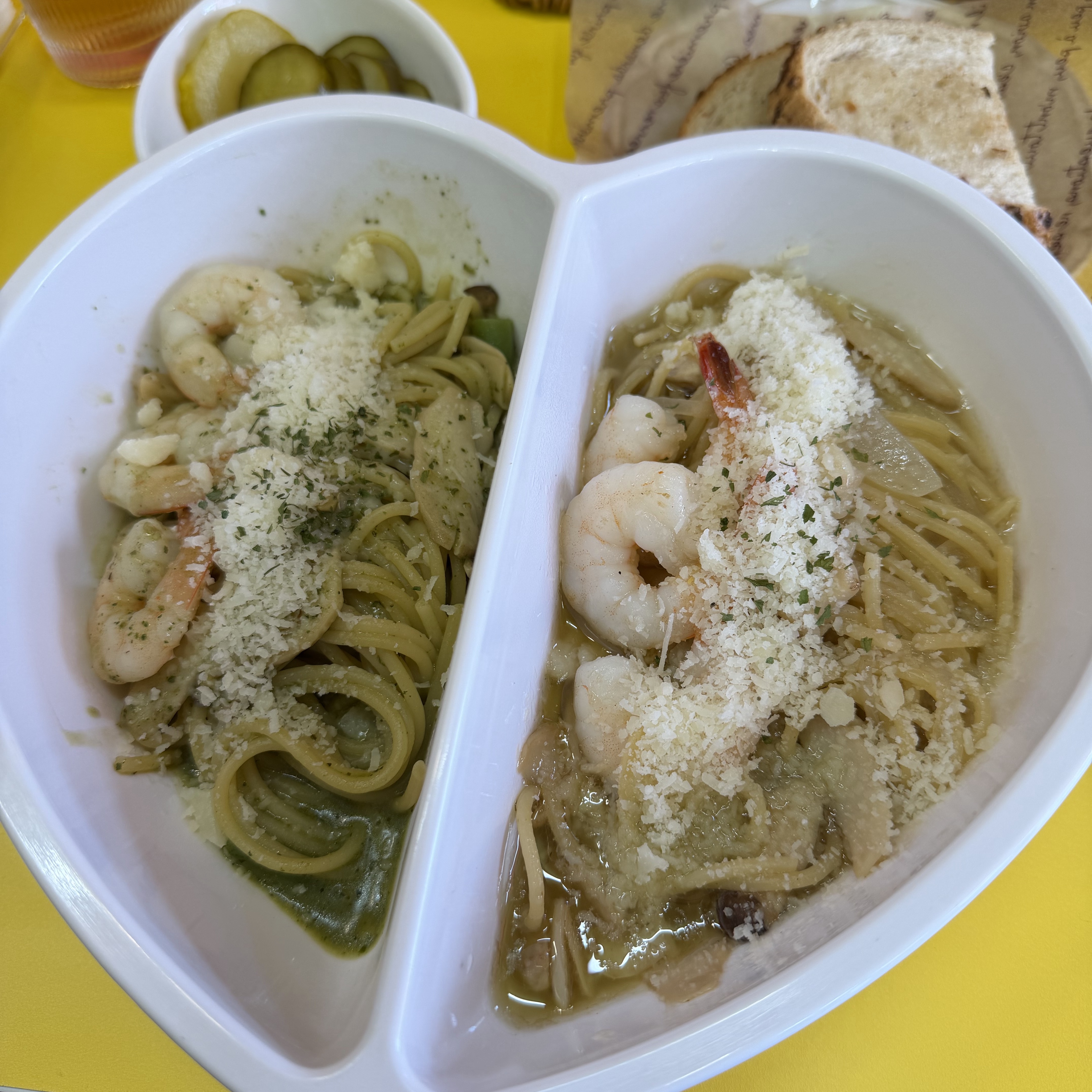 Nike Air Max 95 OG Neon, Maison Mihara Yasuhiro Blakey OG Sole Canvas Low-top Sneakers Black White 착용 스타일 - 6