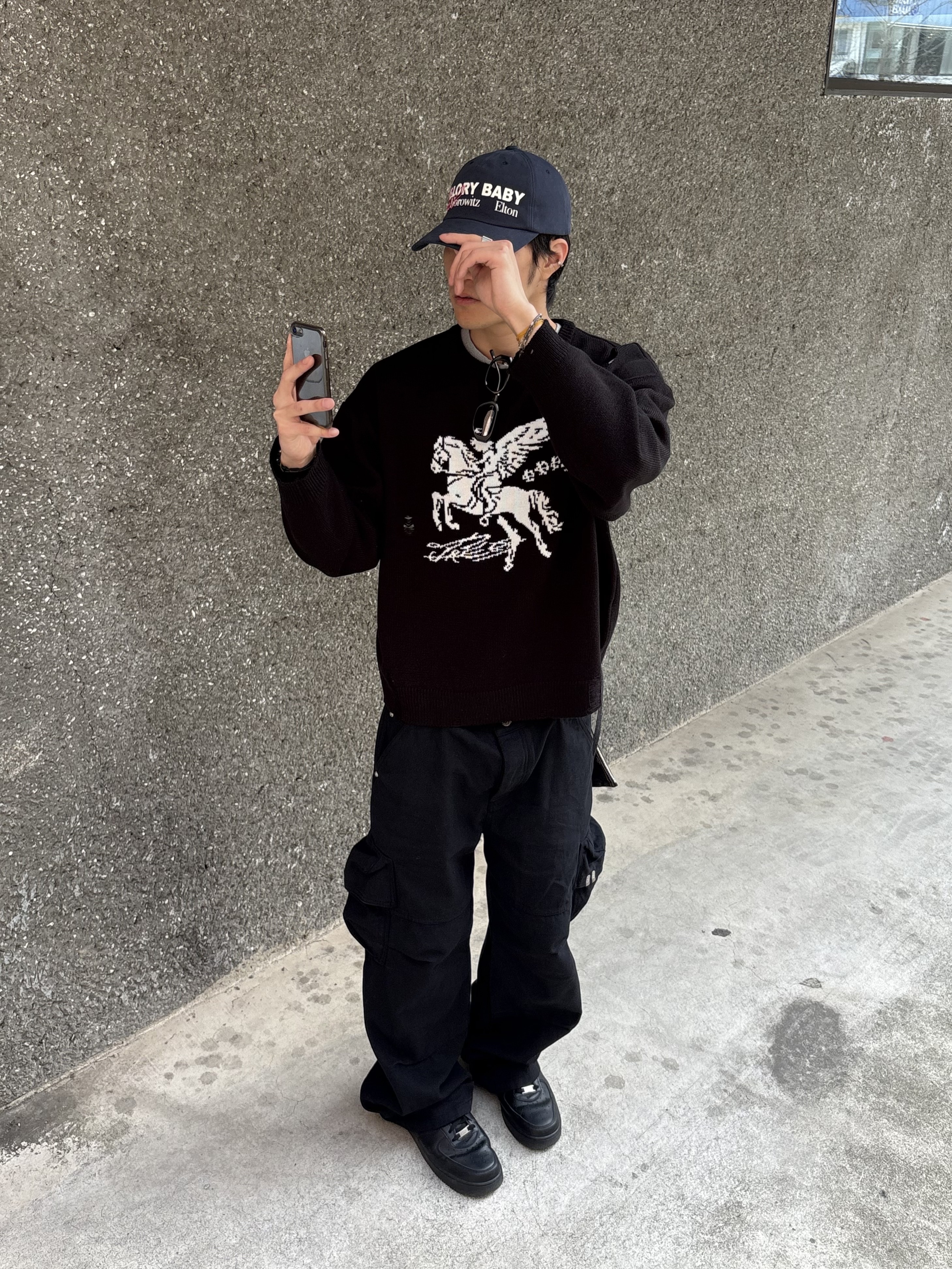 [트리플적립] PACOSPLY Destroyed Falling Angel Knit Black, [트리플적립] PACOSPLY Allday Cargo Pants Black 착용 스타일 - 3