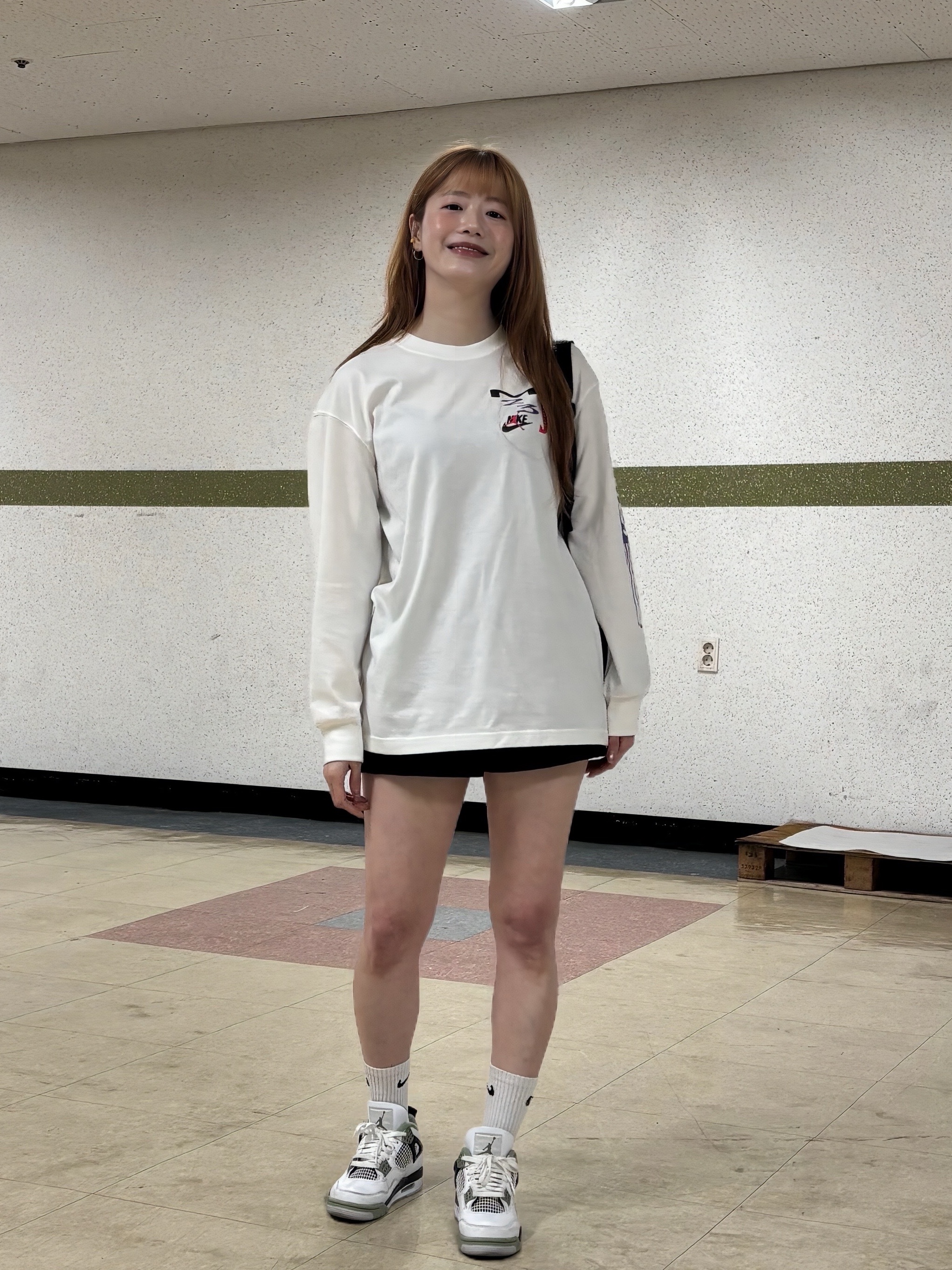 (W) Jordan 4 Retro Oil Green, Nike Tech Windrunner Woven Full-Zip Jacket Black - Asia 착용 스타일 - 6