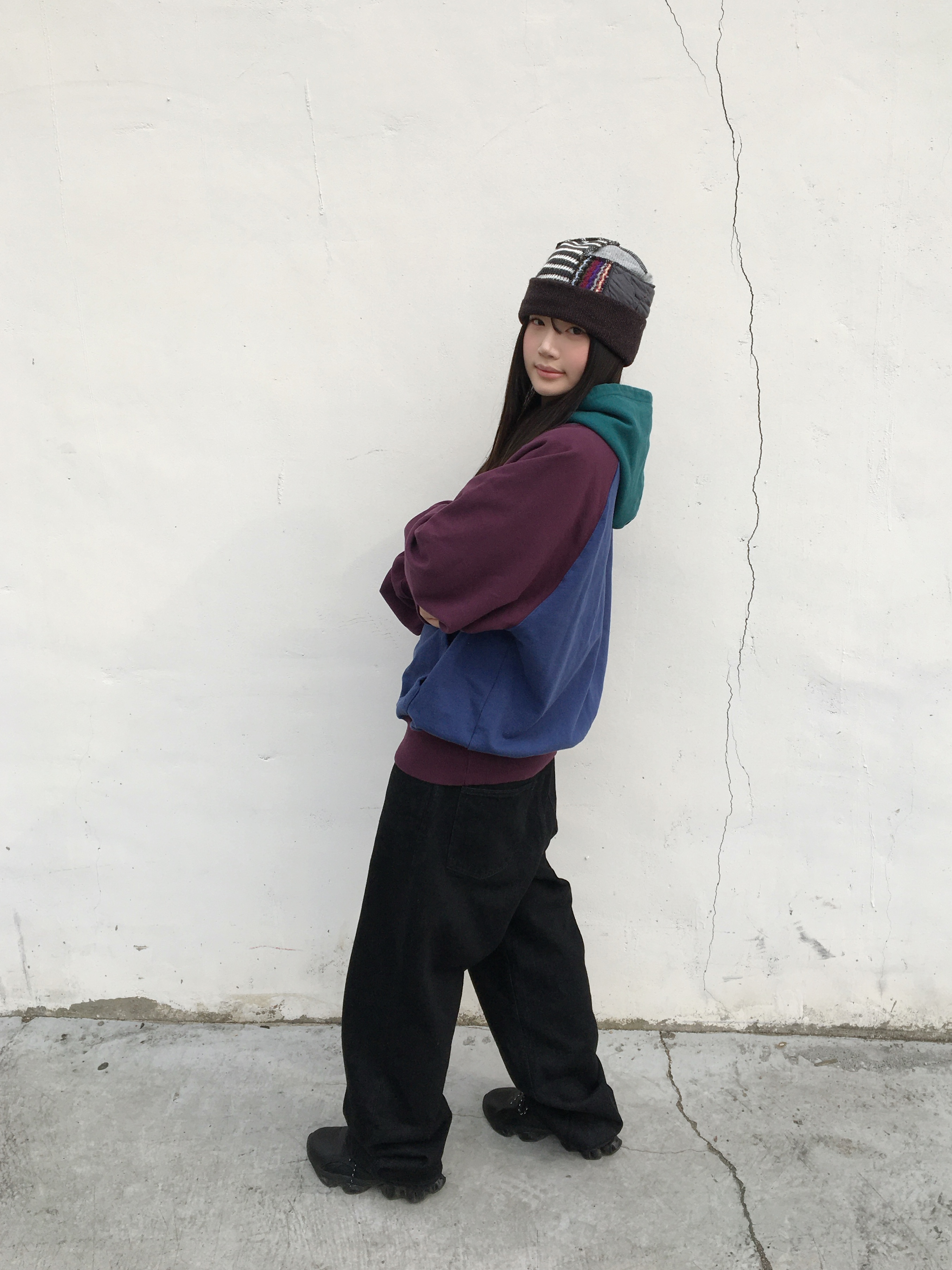 COYSEIO Patchwork Beanie Brown, Asics Gel-Quantum Kinetic SP Black 착용 스타일
