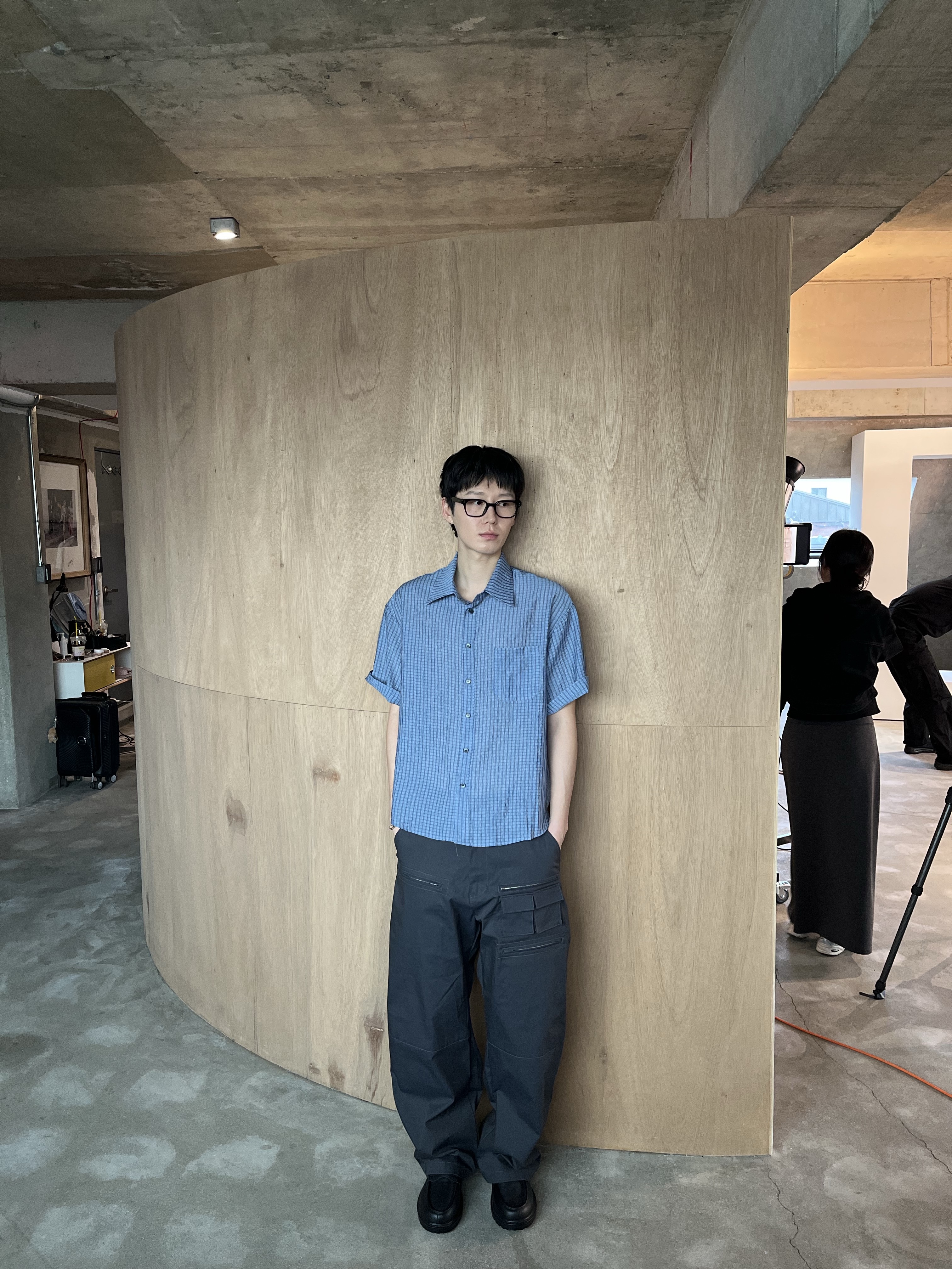 Blue Sunflower Over Pocket Cargo Pants Charcoal 착용 스타일 - 3