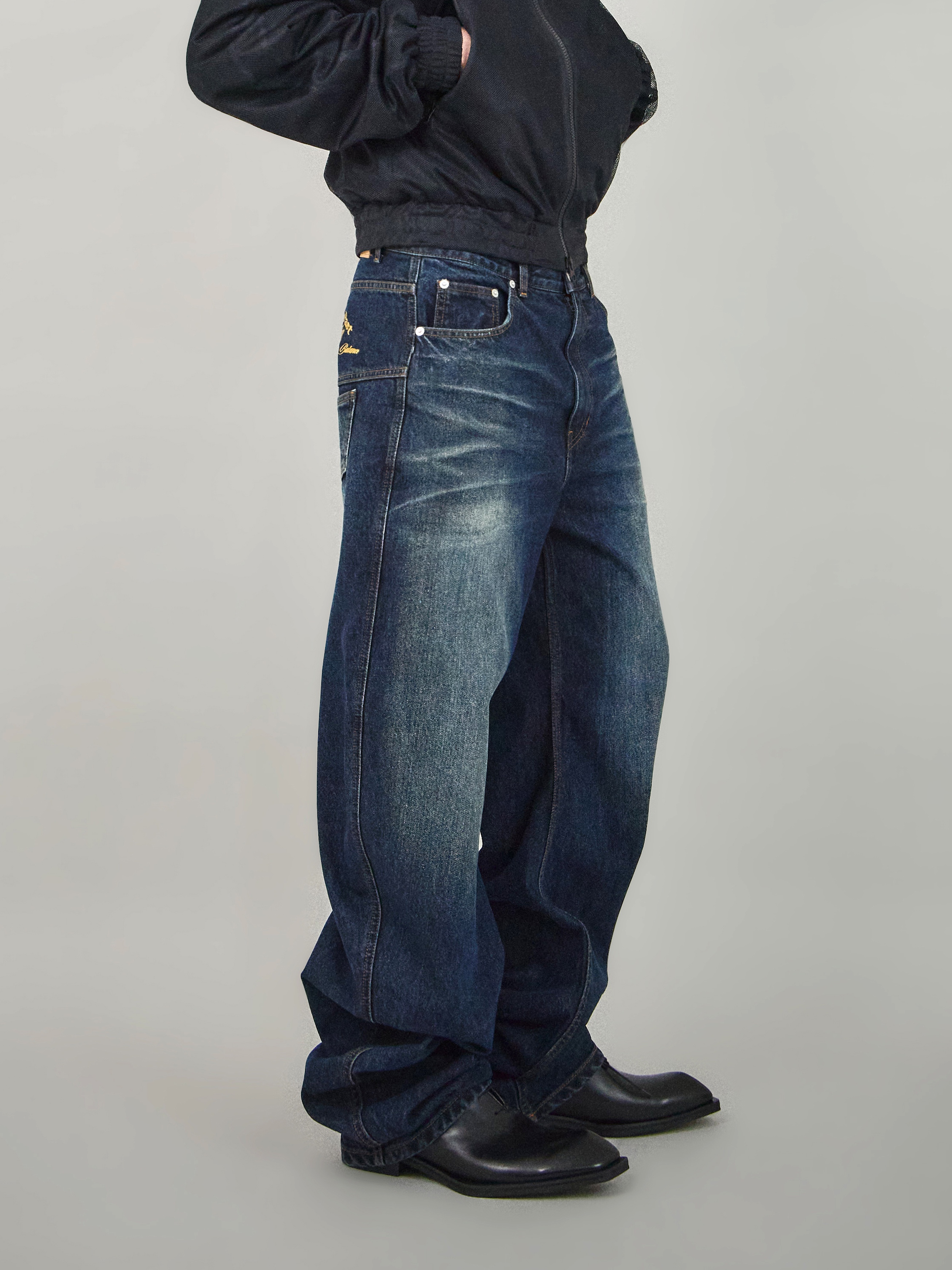 CSC Over Draped Denim Pants Mid Blue 착용 스타일 - 1