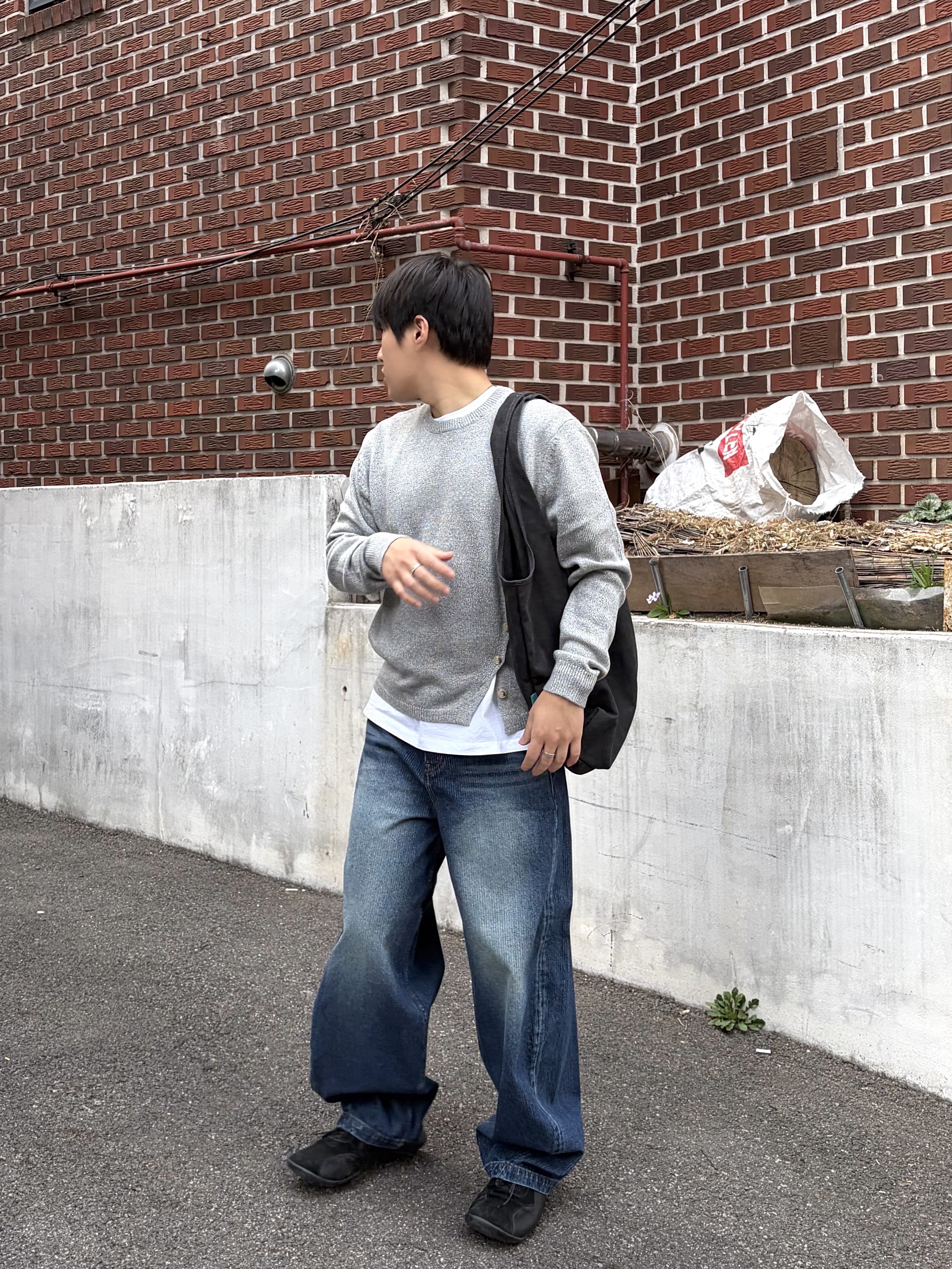 noun Corduroy Denim Pants Blue, Pemont Square Black 착용 스타일 - 2