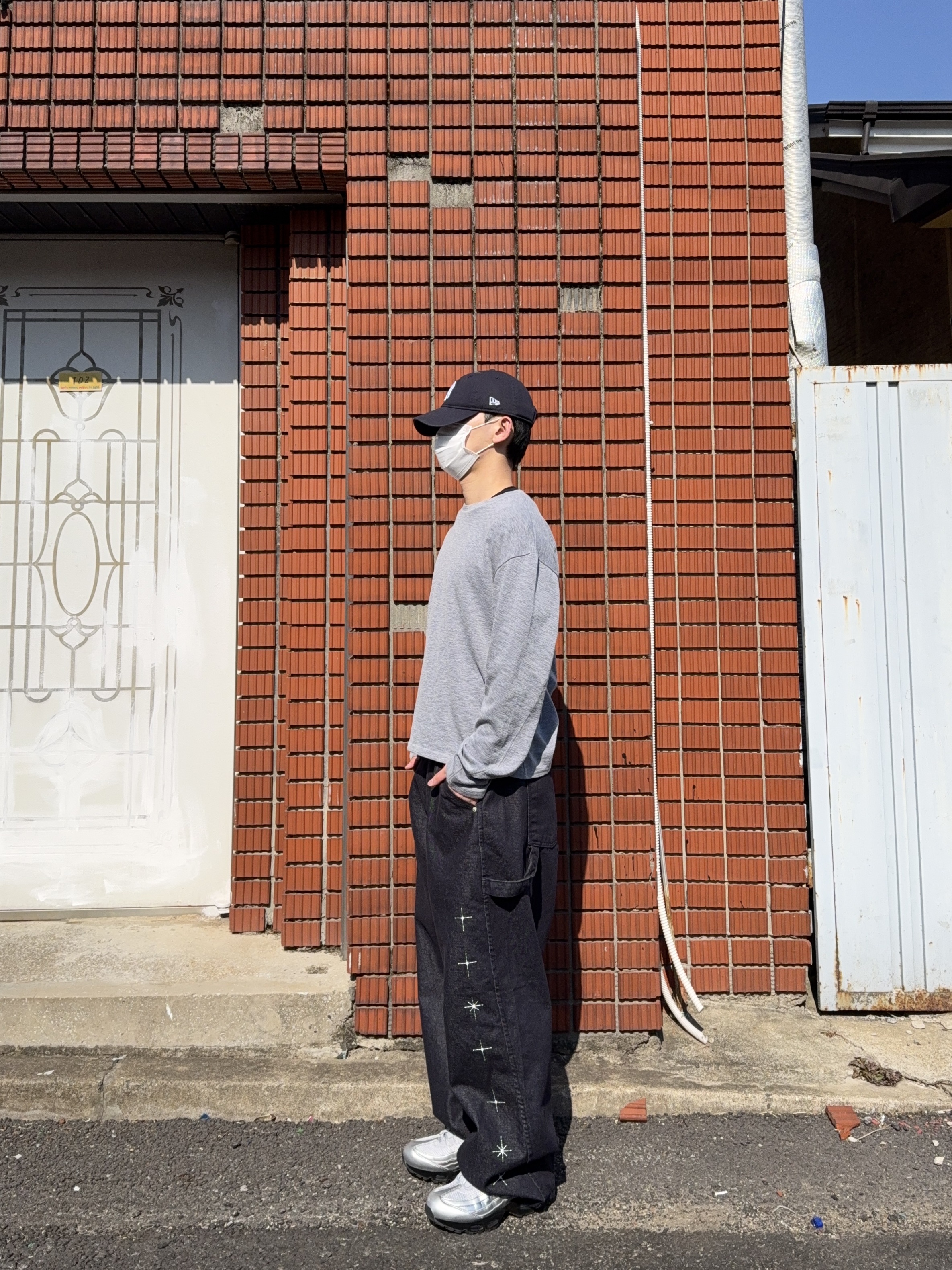 Nike Air Max 95 Big Bubble Total 90 Metallic Silver Black, Nike Air Max 95 Big Bubble Seongsu Photon Dust Metallic Silver 착용 스타일 - 3