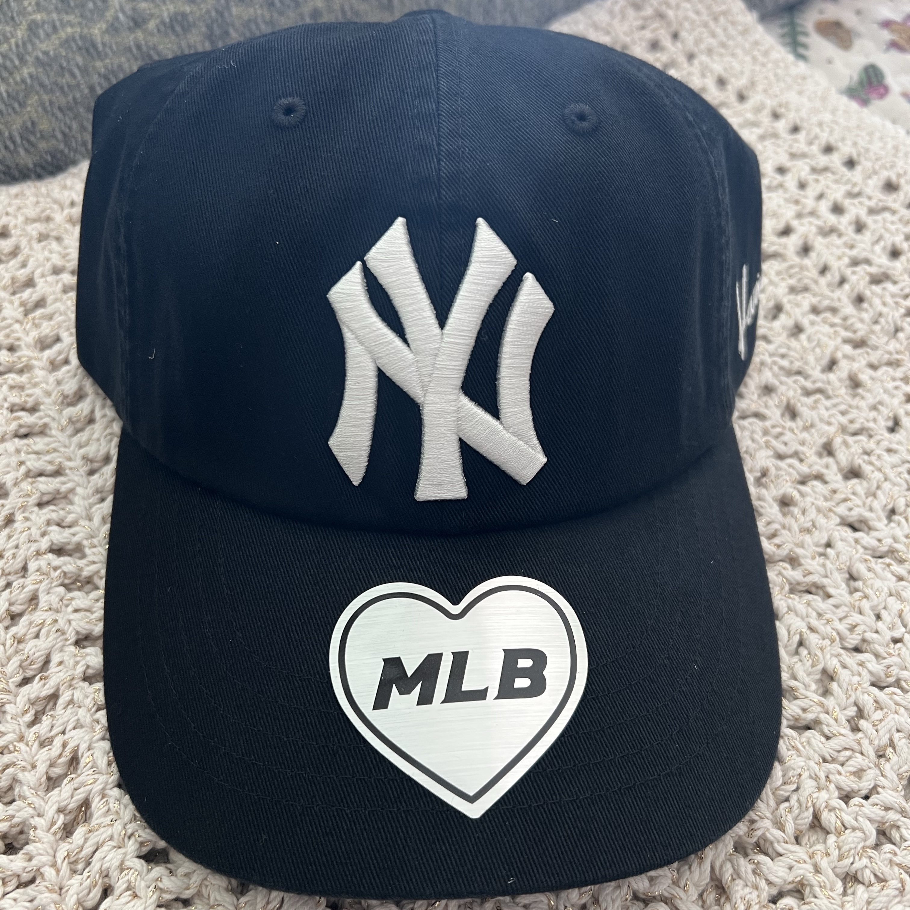 MLB x Karina Signature Unstructured Ball Cap Black 착용 스타일