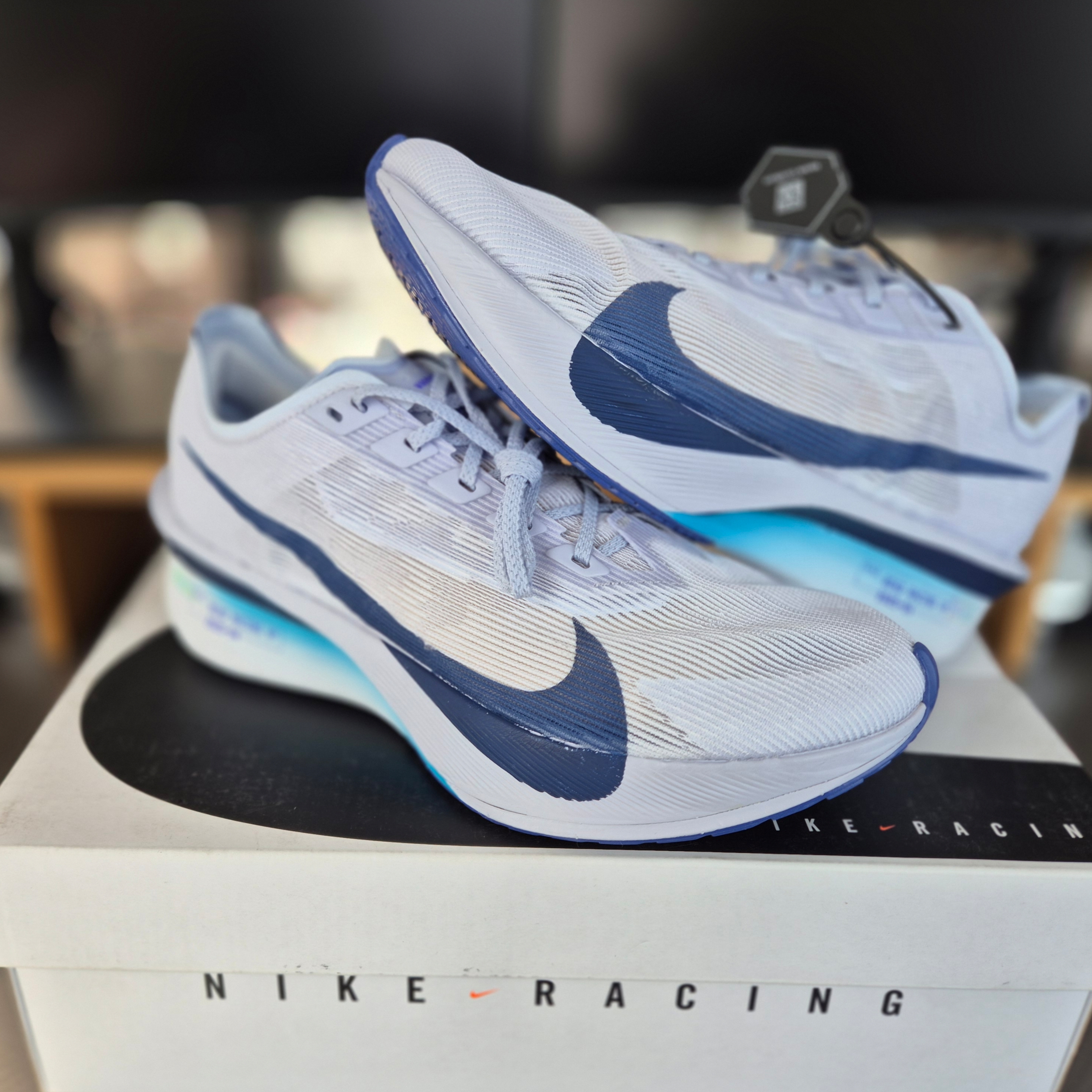 Nike ZoomX Vaporfly Next% 4 Ghost Persian Violet 착용 스타일