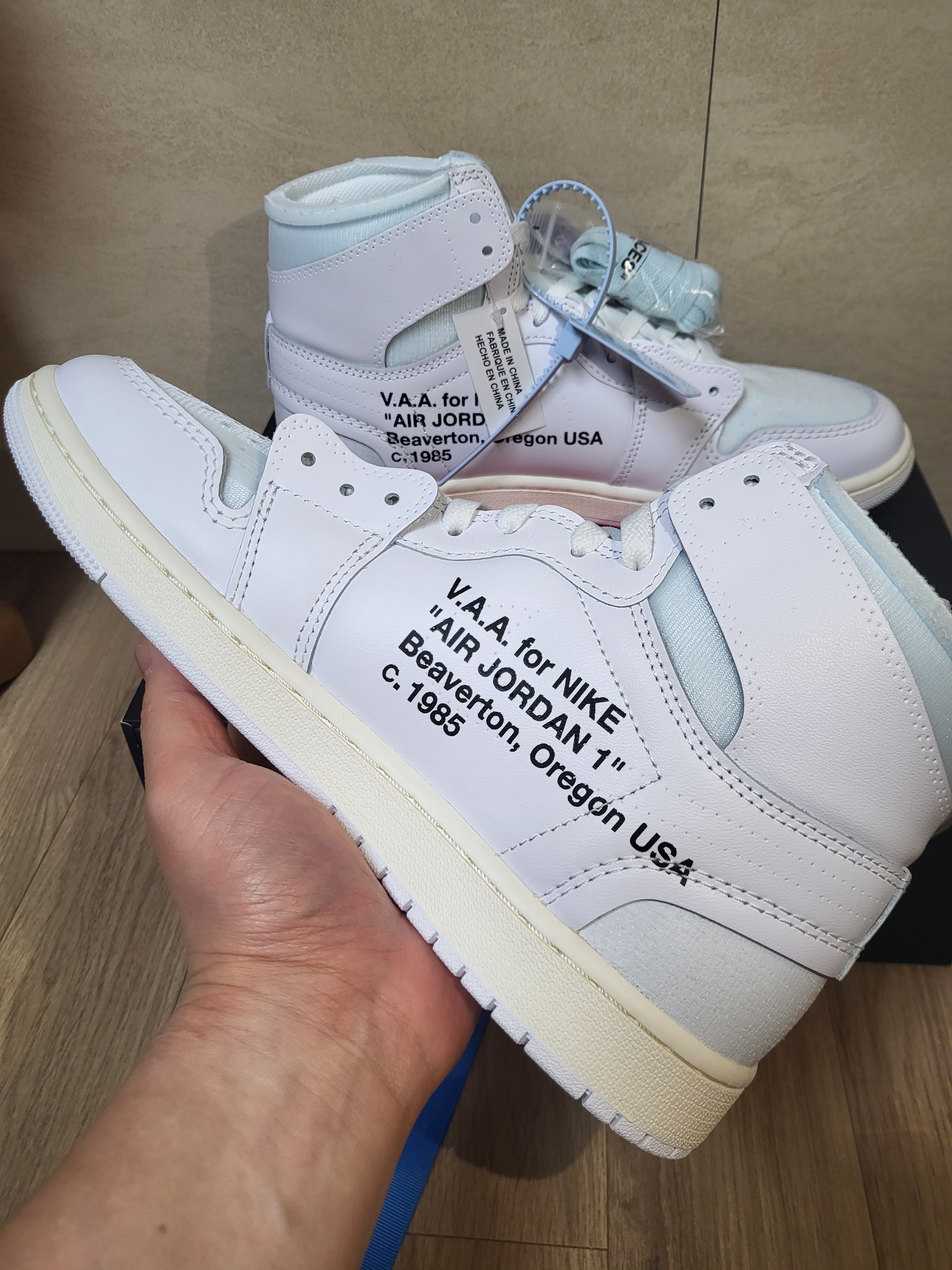 Jordan 1 x Virgil Abloh Archive Retro High Alaska White 착용 스타일 - 3