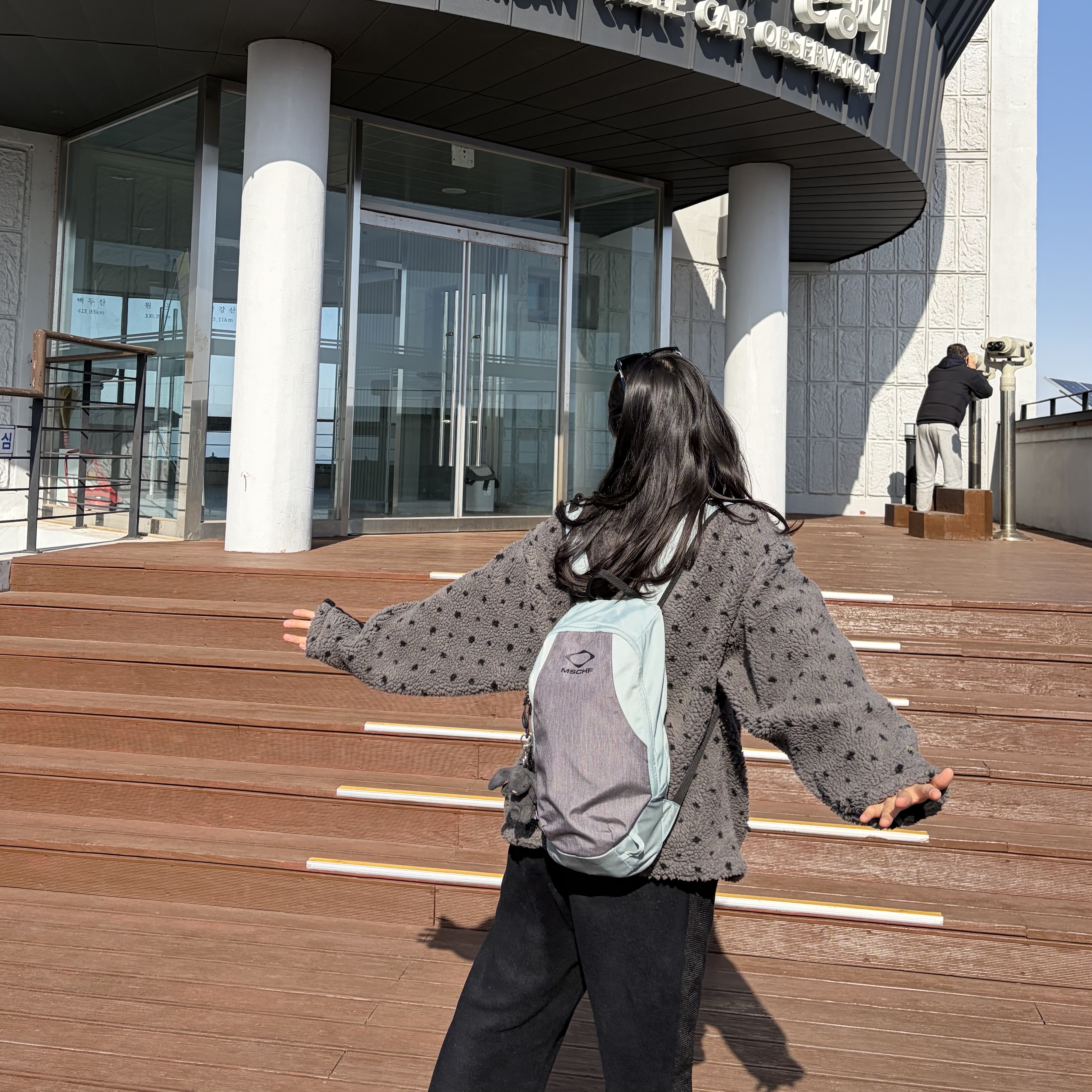 Mischief Rhombus Backpack Blue, Uniqlo x Needles Fleece Wide Pants Black - KR 착용 스타일