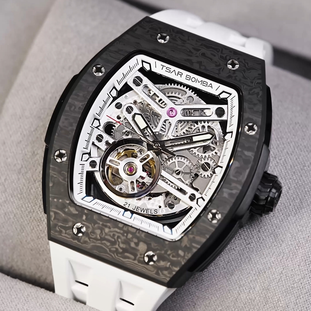 Tsar Bomba Elemental-Carbon Fiber Automatic  TB8228CF-03 Elite White 착용 스타일