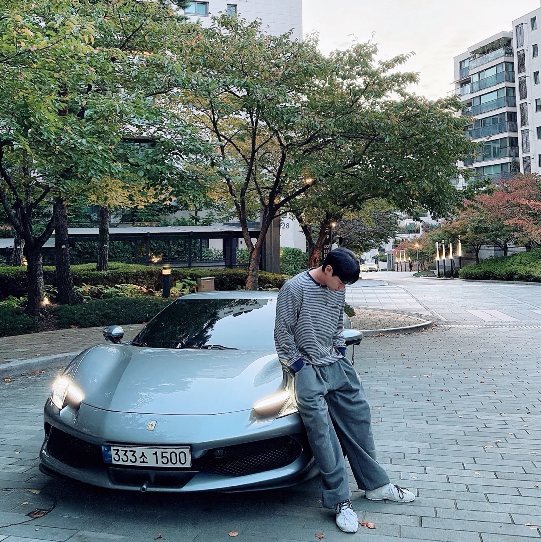 Undermycar Mu.145 Combi Waist Rib Wide Sweat Pants Charcoal, (W) New Balance x Miu Miu 530 Suede Mesh Sneakers White 착용 스타일